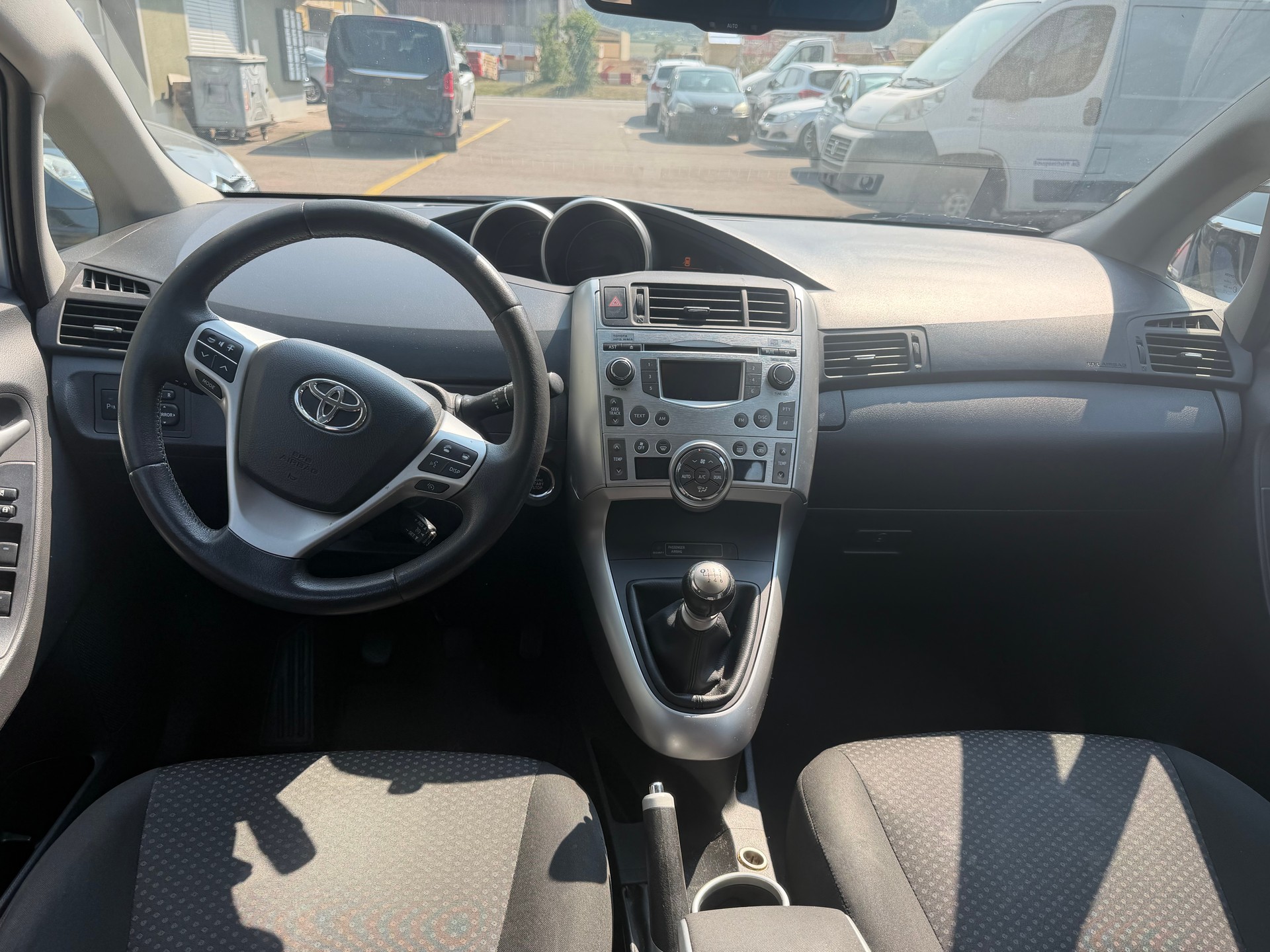 TOYOTA Verso 2.2 D-CAT Linea Sol-image-7