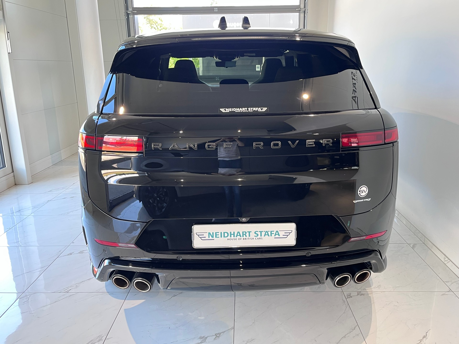 LAND ROVER Range Rover Sport P635 4.4 V8 SV-showroom-element-3