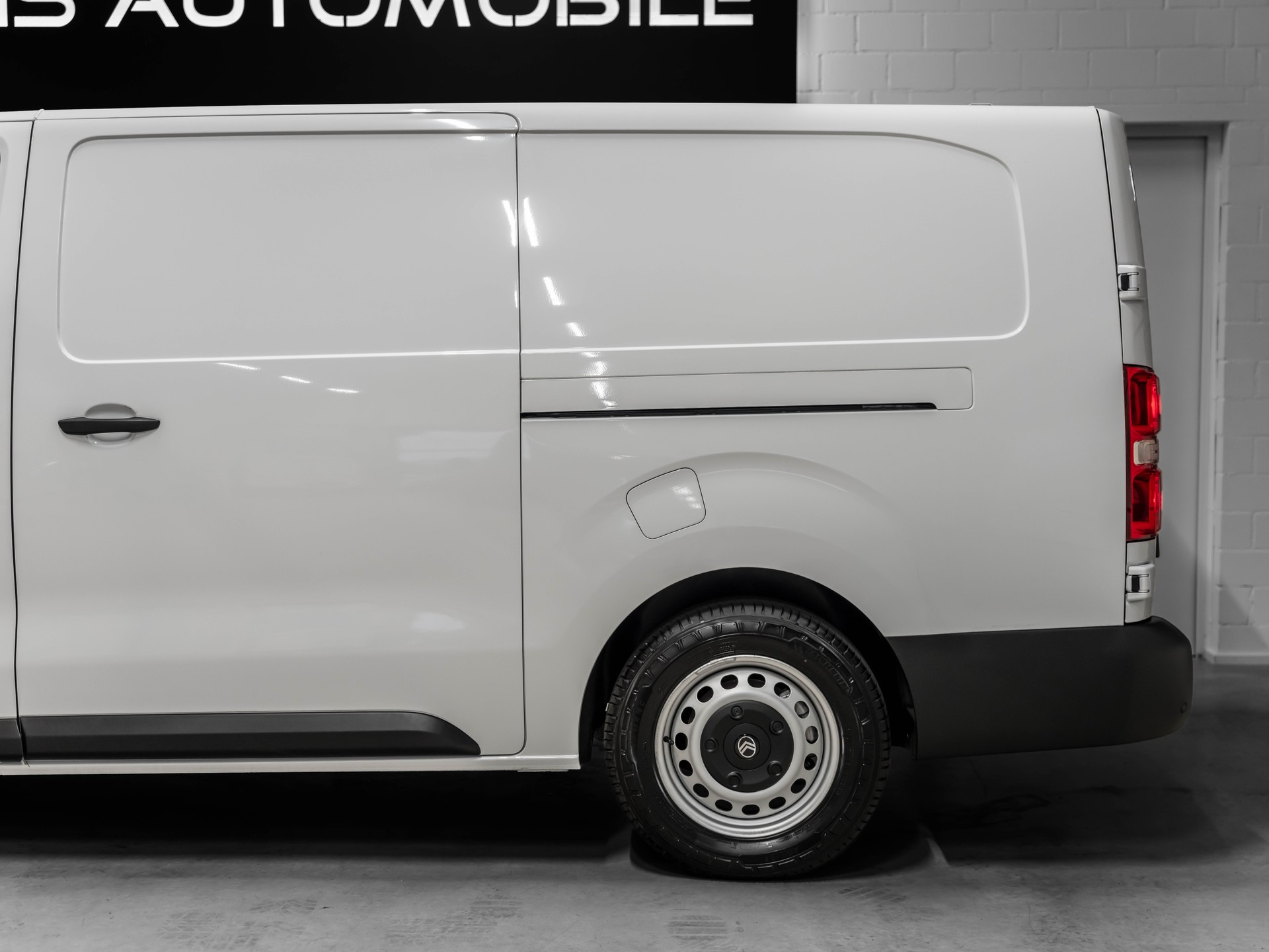 CITROEN e-Jumpy XL 75kWh 2500KG Anhängelast-image-16