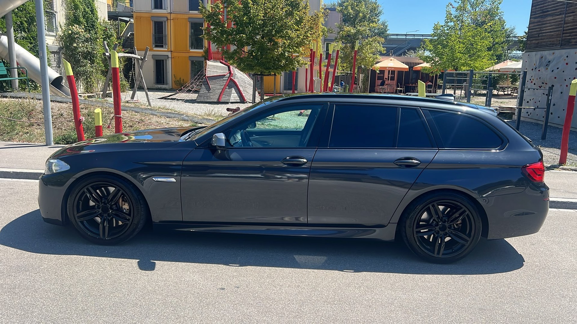 BMW M550d xDrive Touring Steptronic-showroom-element-3
