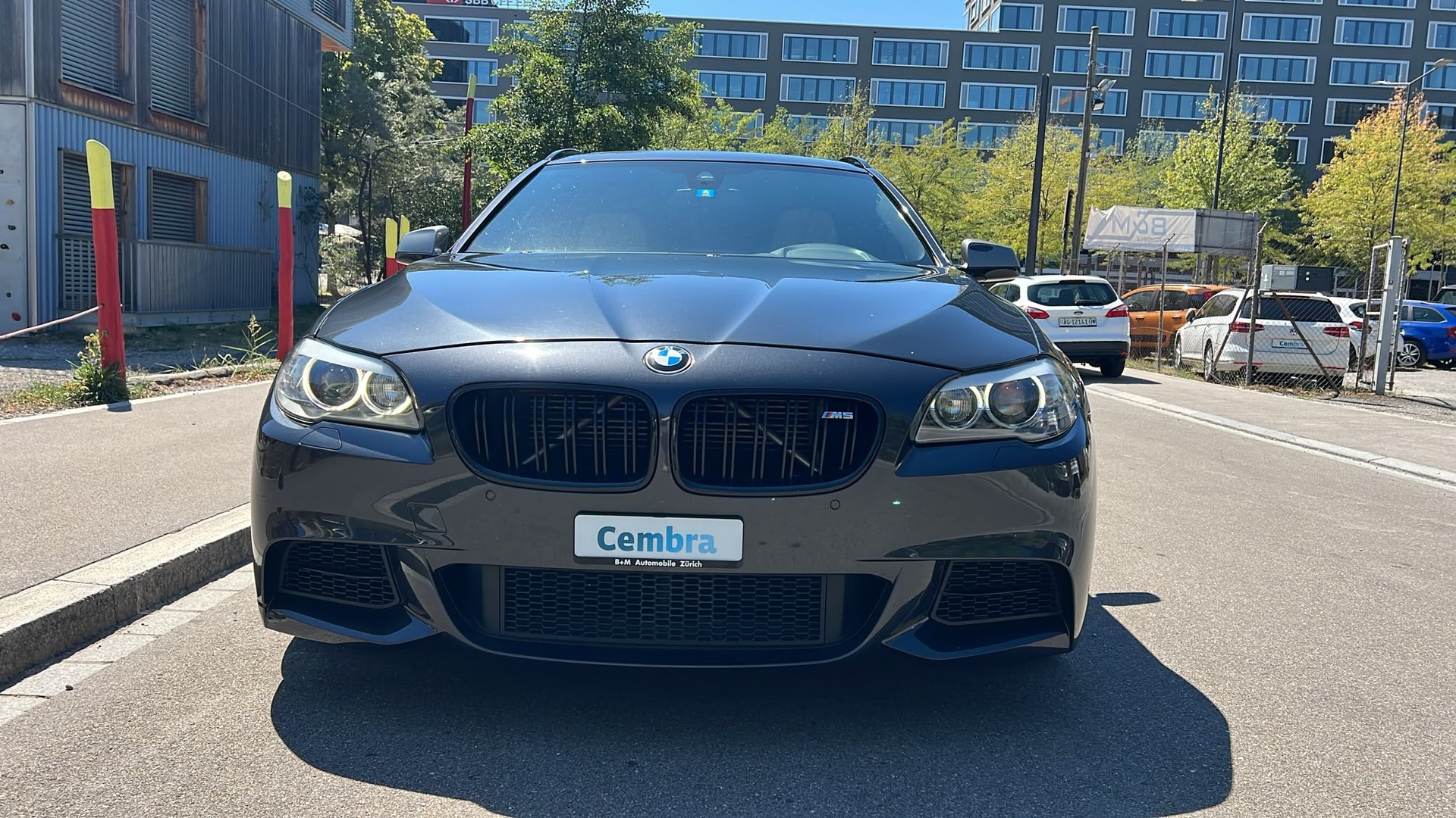 BMW M550d xDrive Touring Steptronic-showroom-element-1