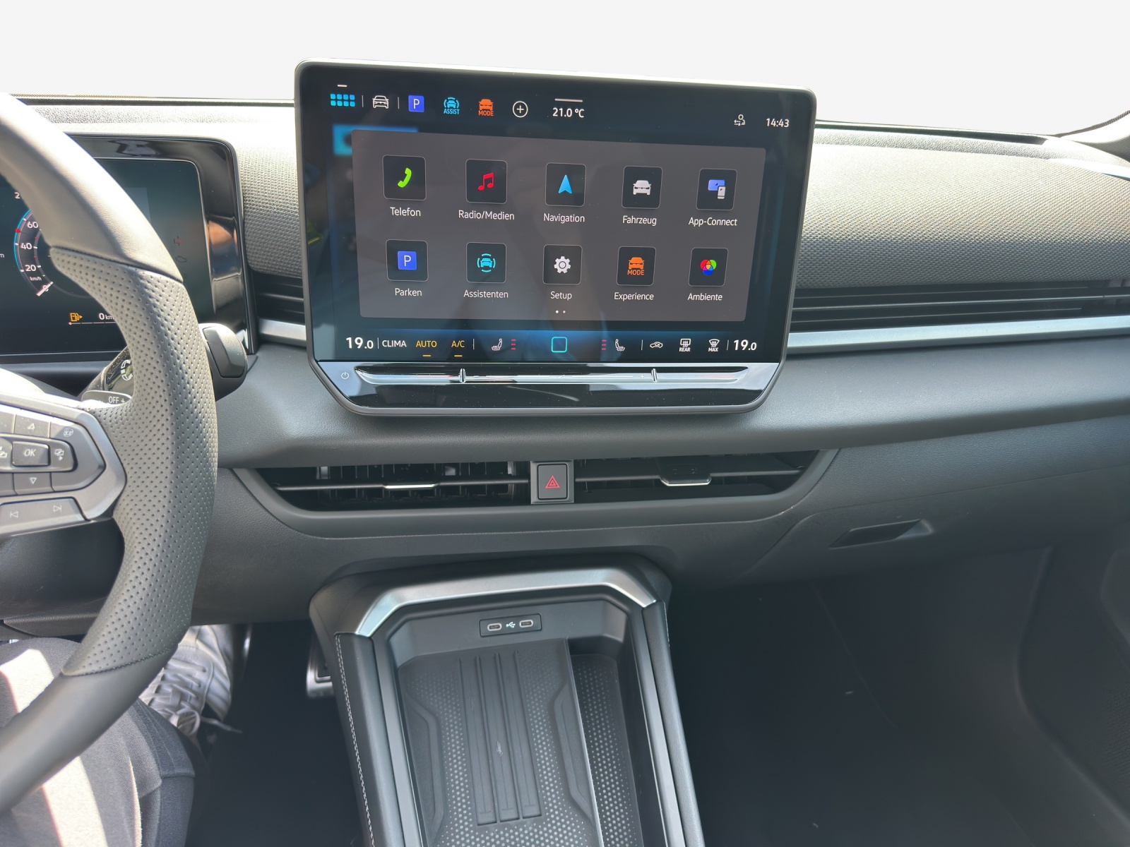 VW T-Roc 1.5 eTSI mHEV R-Line DSG-image-10