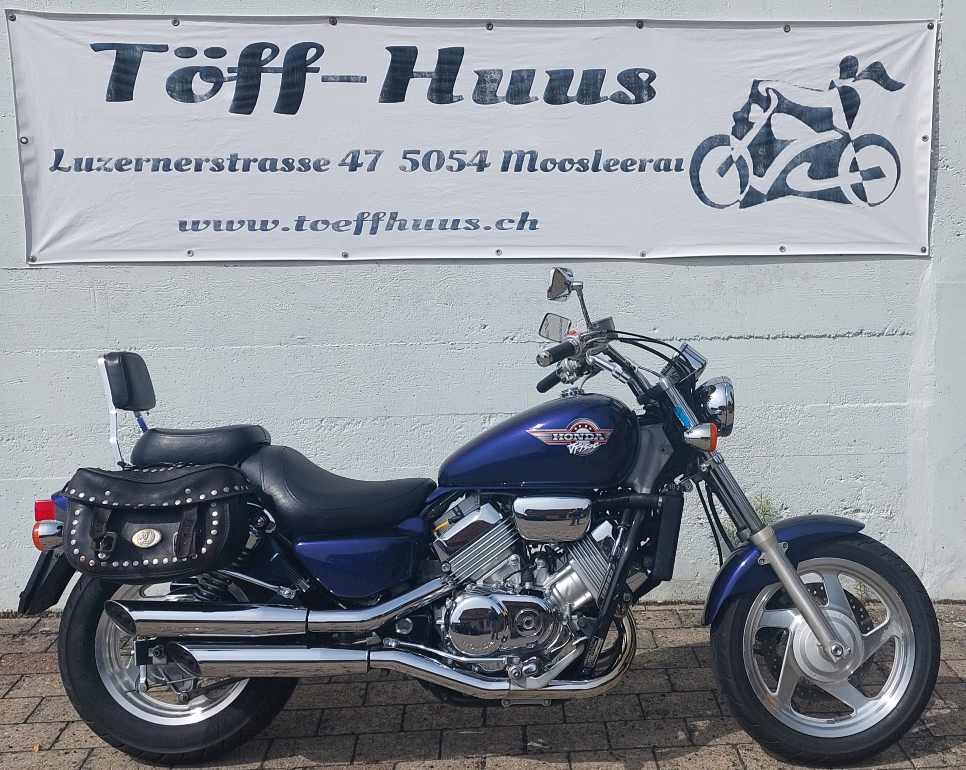 HONDA VF 750 C Magna-image-1
