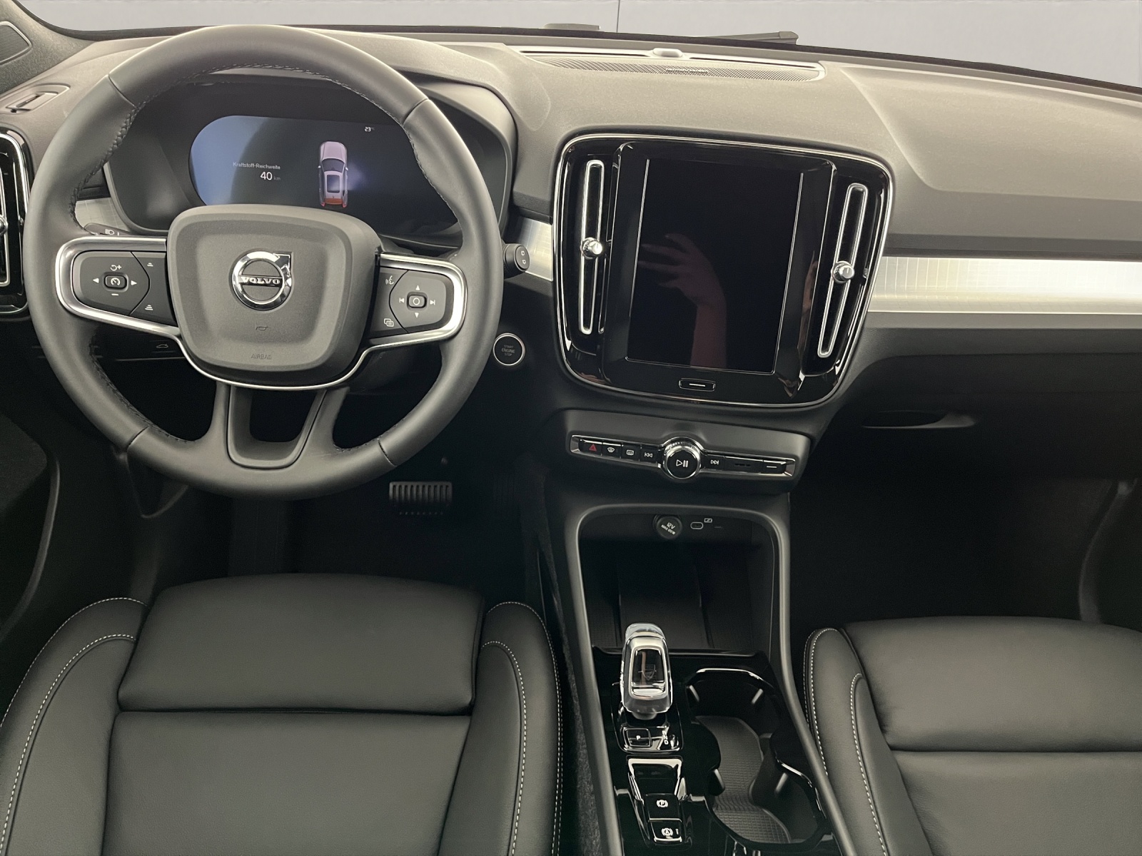 VOLVO XC40 2.0 B4 MH Ultra Dark-image-12