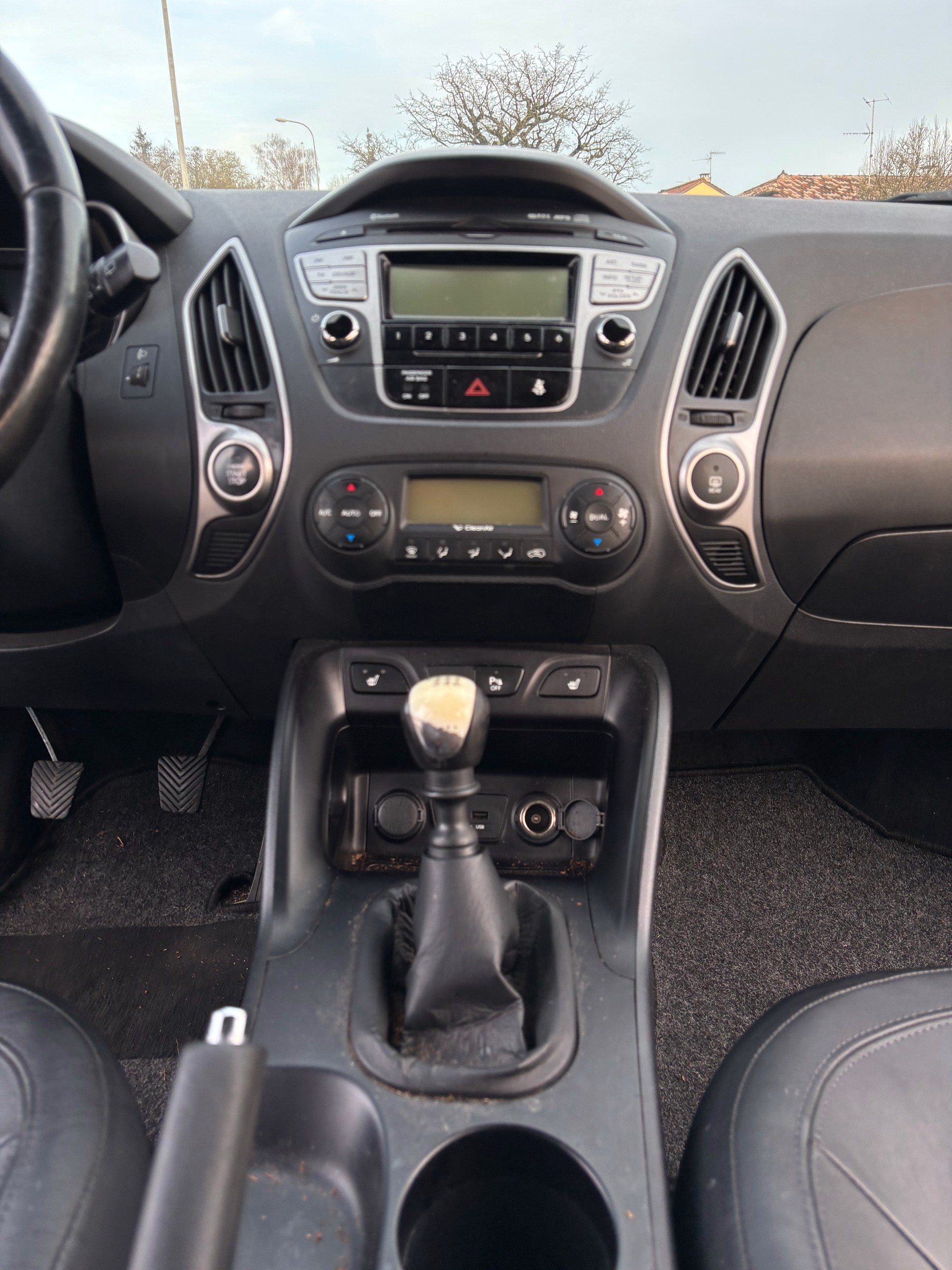 HYUNDAI iX 35 2.0 CRDi Premium 4WD ***Problème Moteur***-image-7