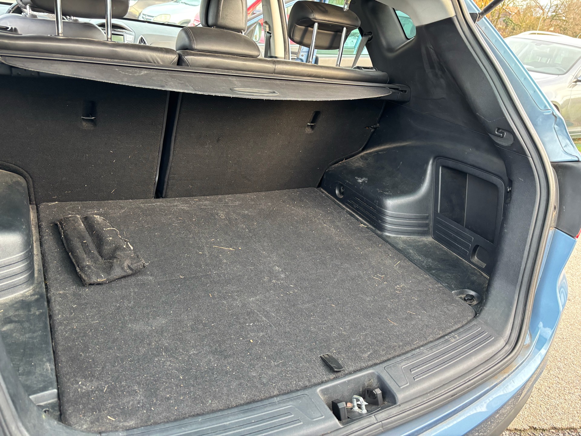 HYUNDAI iX 35 2.0 CRDi Premium 4WD ***Problème Moteur***-image-13