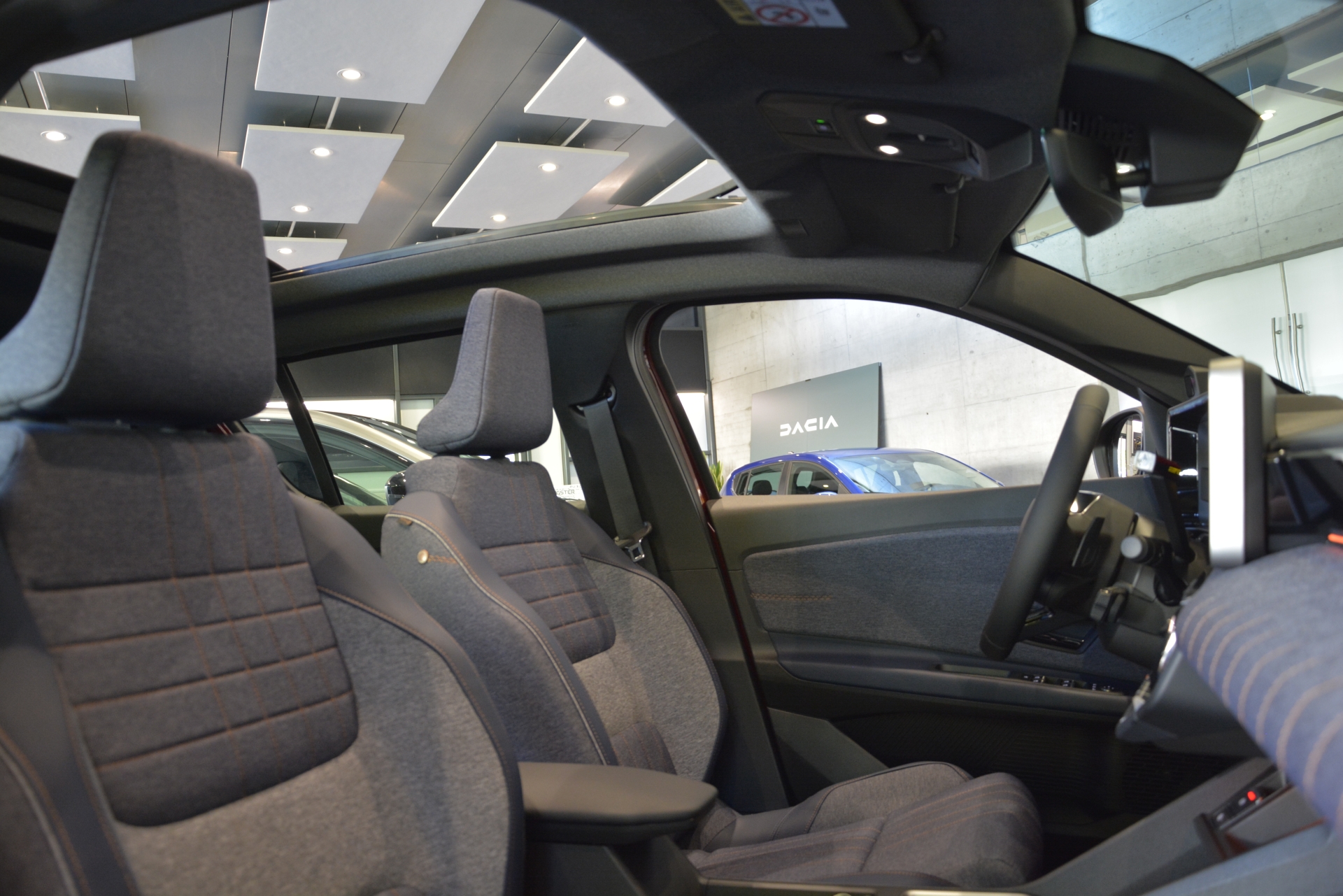 RENAULT R4 E-TECH ELECTRIC techno "plein sud®" 150PS Comfort Range-image-8