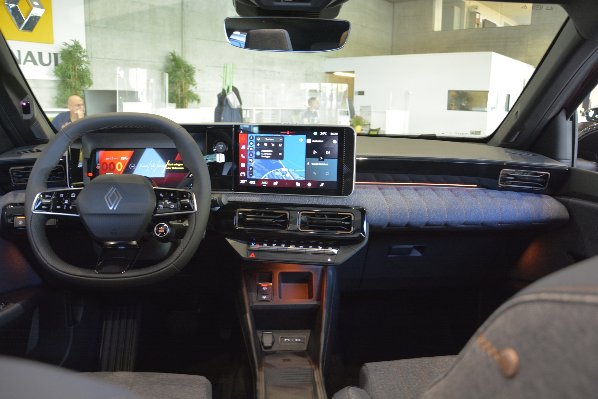 RENAULT R4 E-TECH ELECTRIC techno "plein sud®" 150PS Comfort Range-image-5