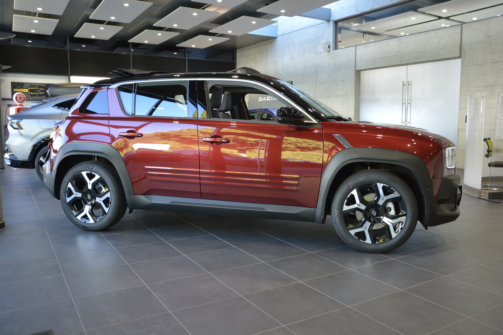 RENAULT R4 E-TECH ELECTRIC techno "plein sud®" 150PS Comfort Range-image-1