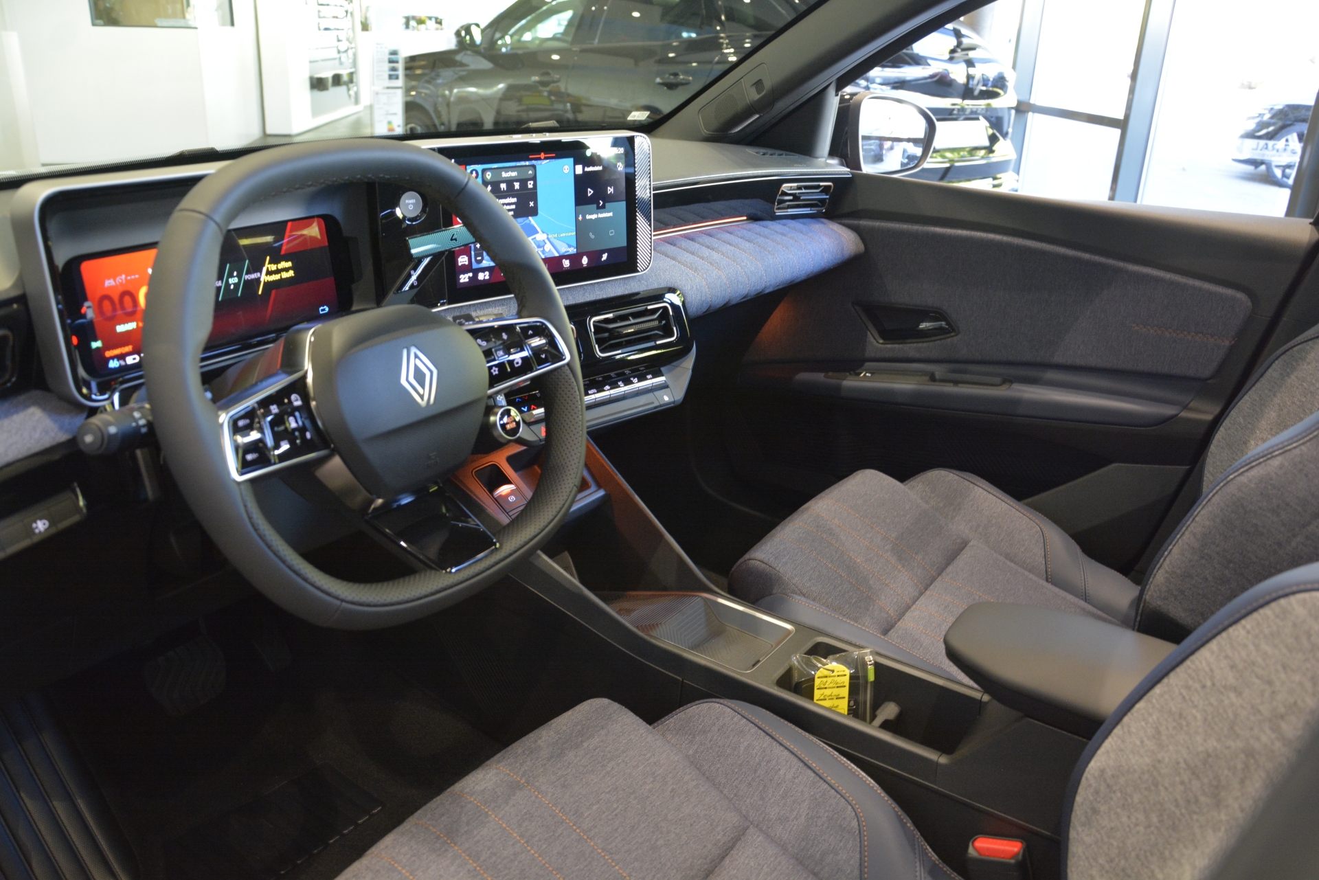 RENAULT R4 E-TECH ELECTRIC techno "plein sud®" 150PS Comfort Range-image-4