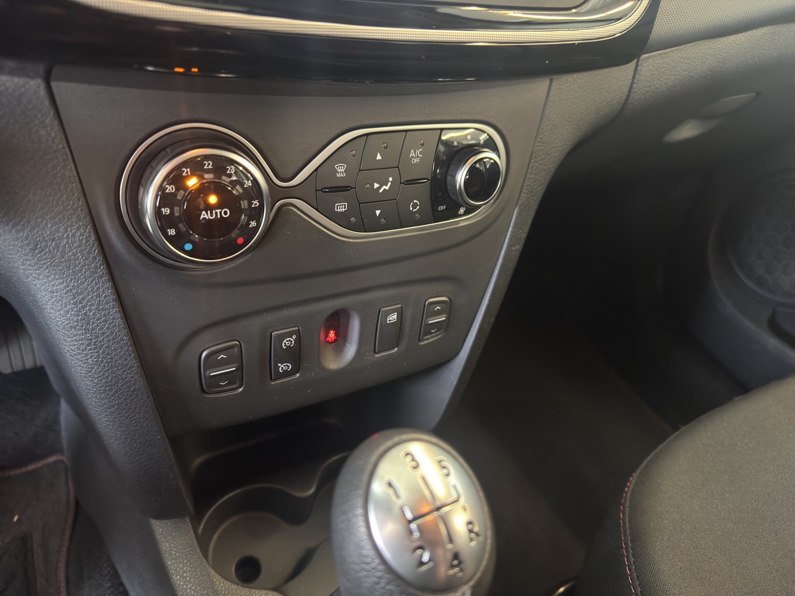 DACIA Sandero Tce 90 Ultimate-showroom-element-2