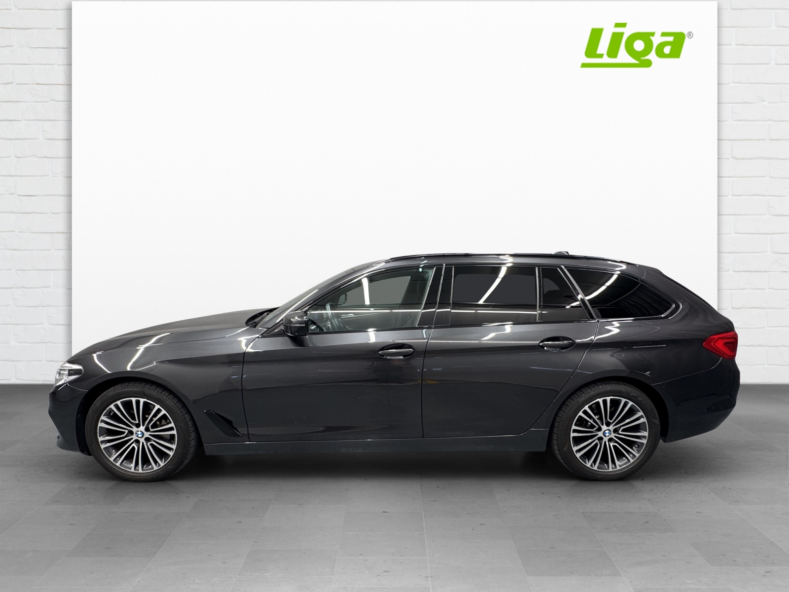 BMW 530d xDrive SAG-showroom-element-2