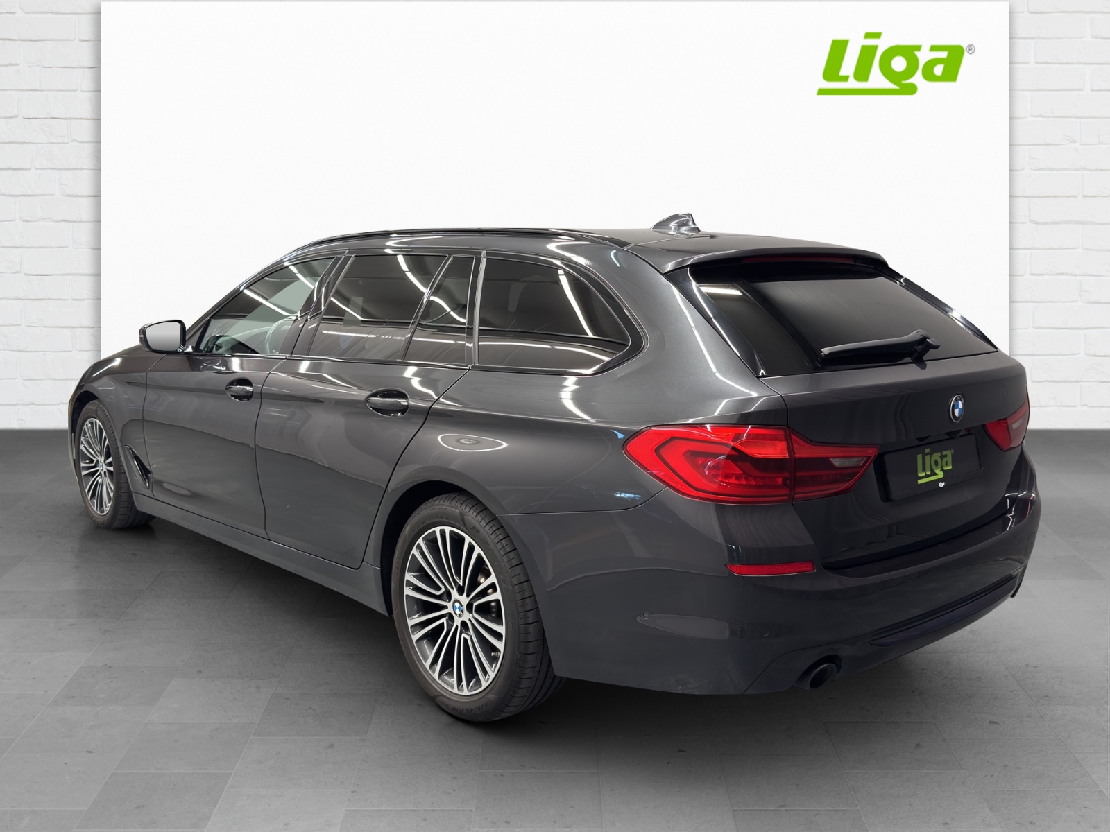 BMW 530d xDrive SAG-showroom-element-3