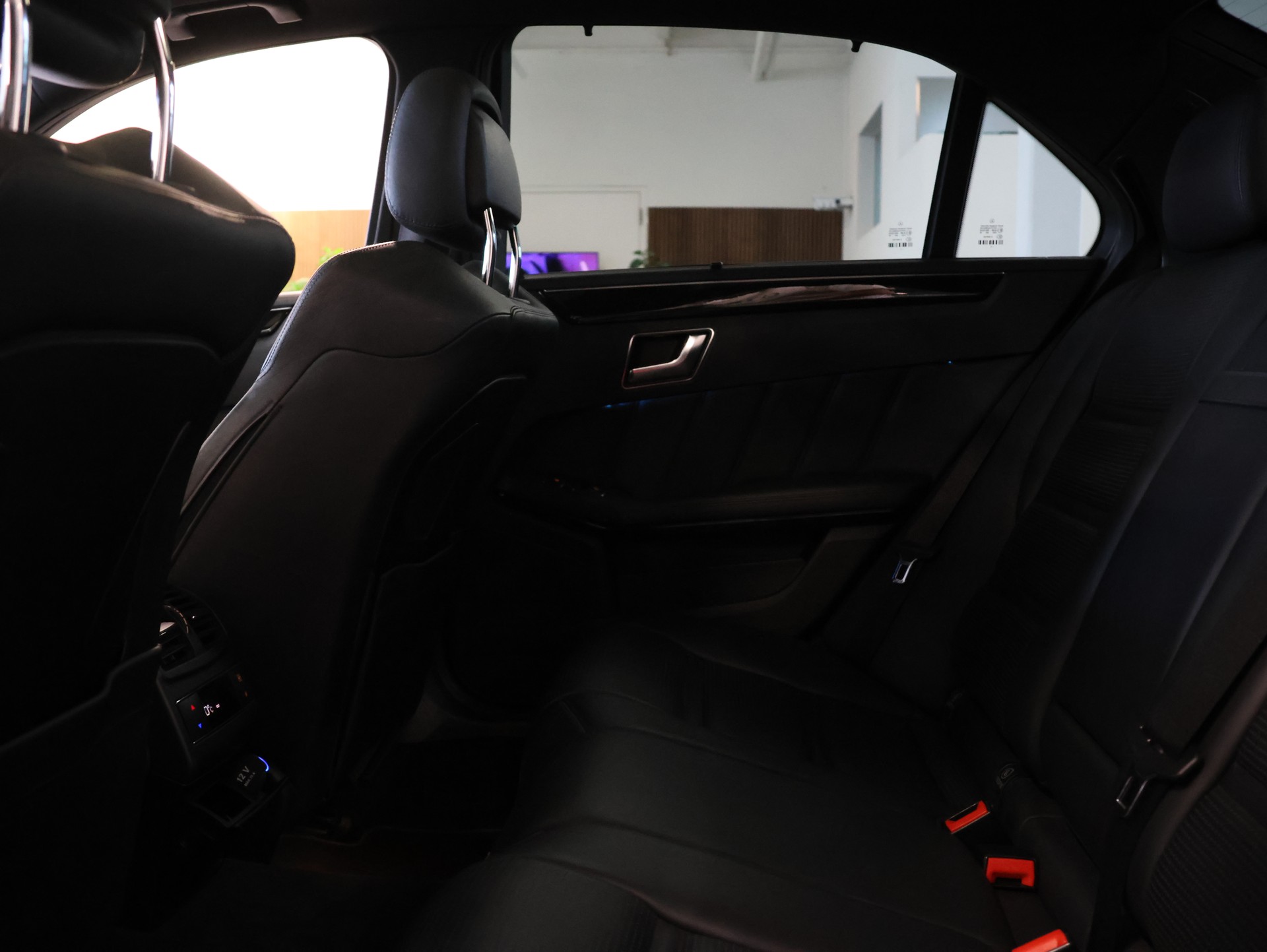 MERCEDES-BENZ E 63 AMG 4Matic Speedshift *OBSIDIANSCHWARZ-LACKIERUNG*-image-33