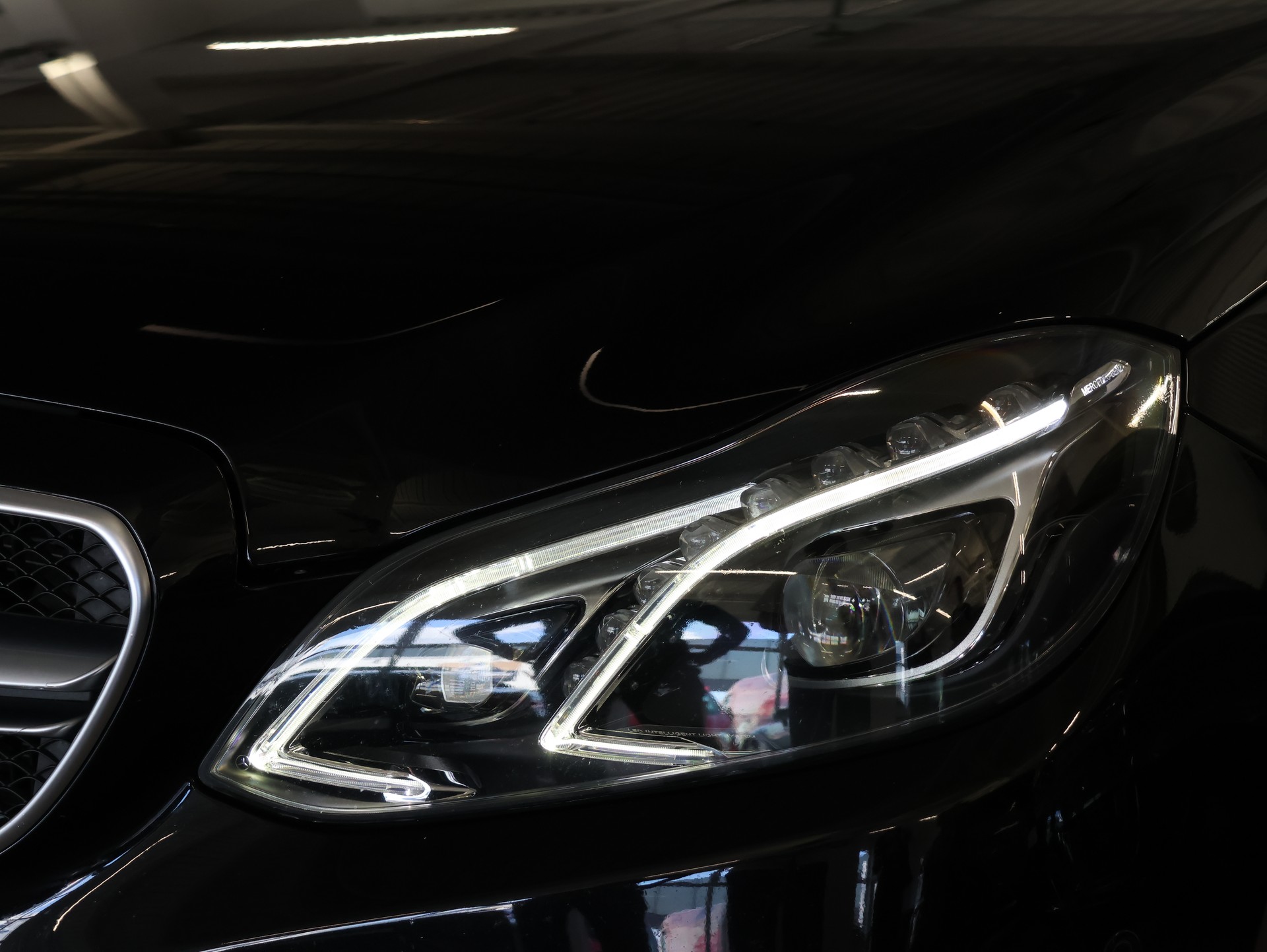 MERCEDES-BENZ E 63 AMG 4Matic Speedshift *OBSIDIANSCHWARZ-LACKIERUNG*-image-4