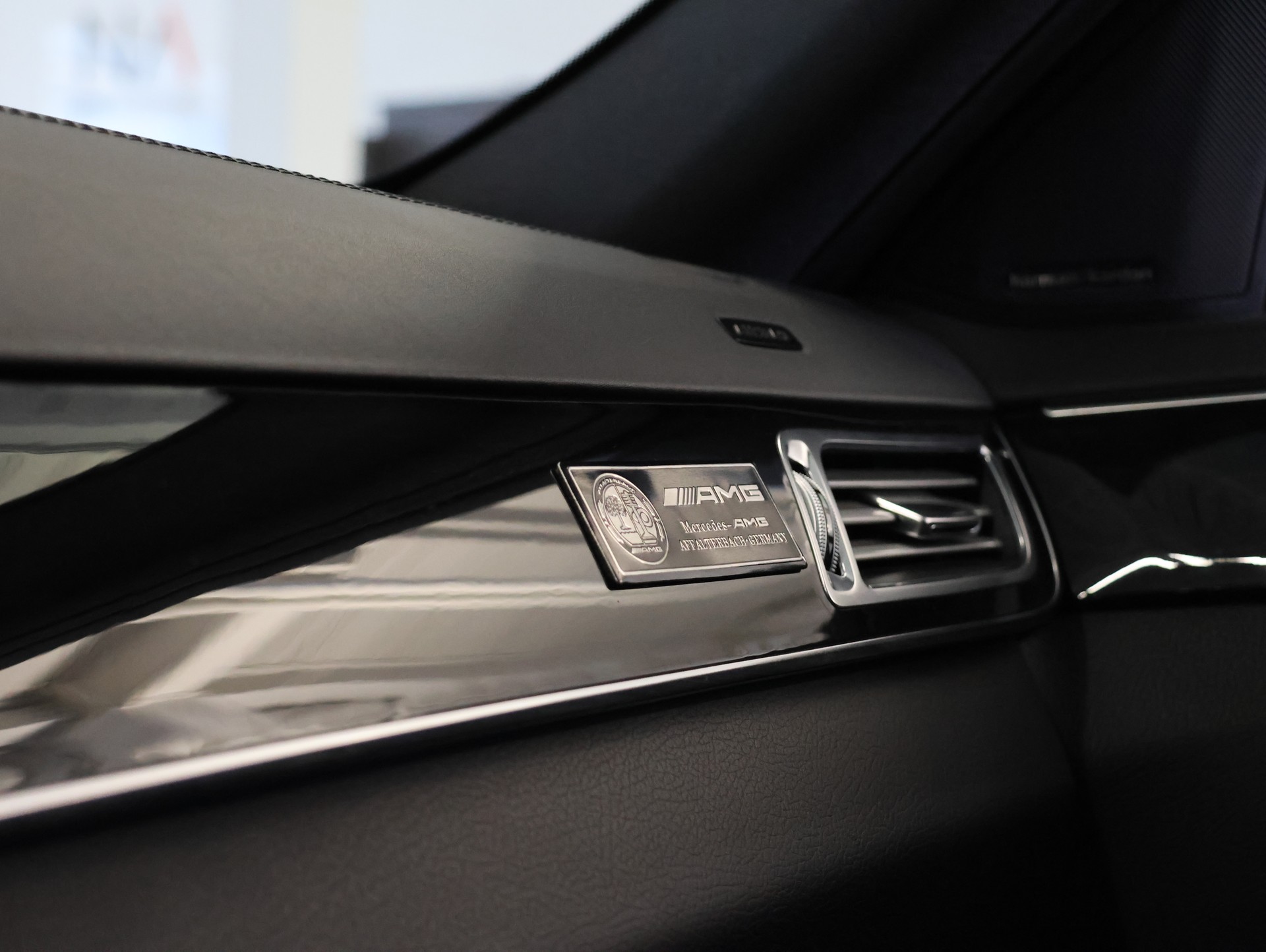 MERCEDES-BENZ E 63 AMG 4Matic Speedshift *OBSIDIANSCHWARZ-LACKIERUNG*-image-30