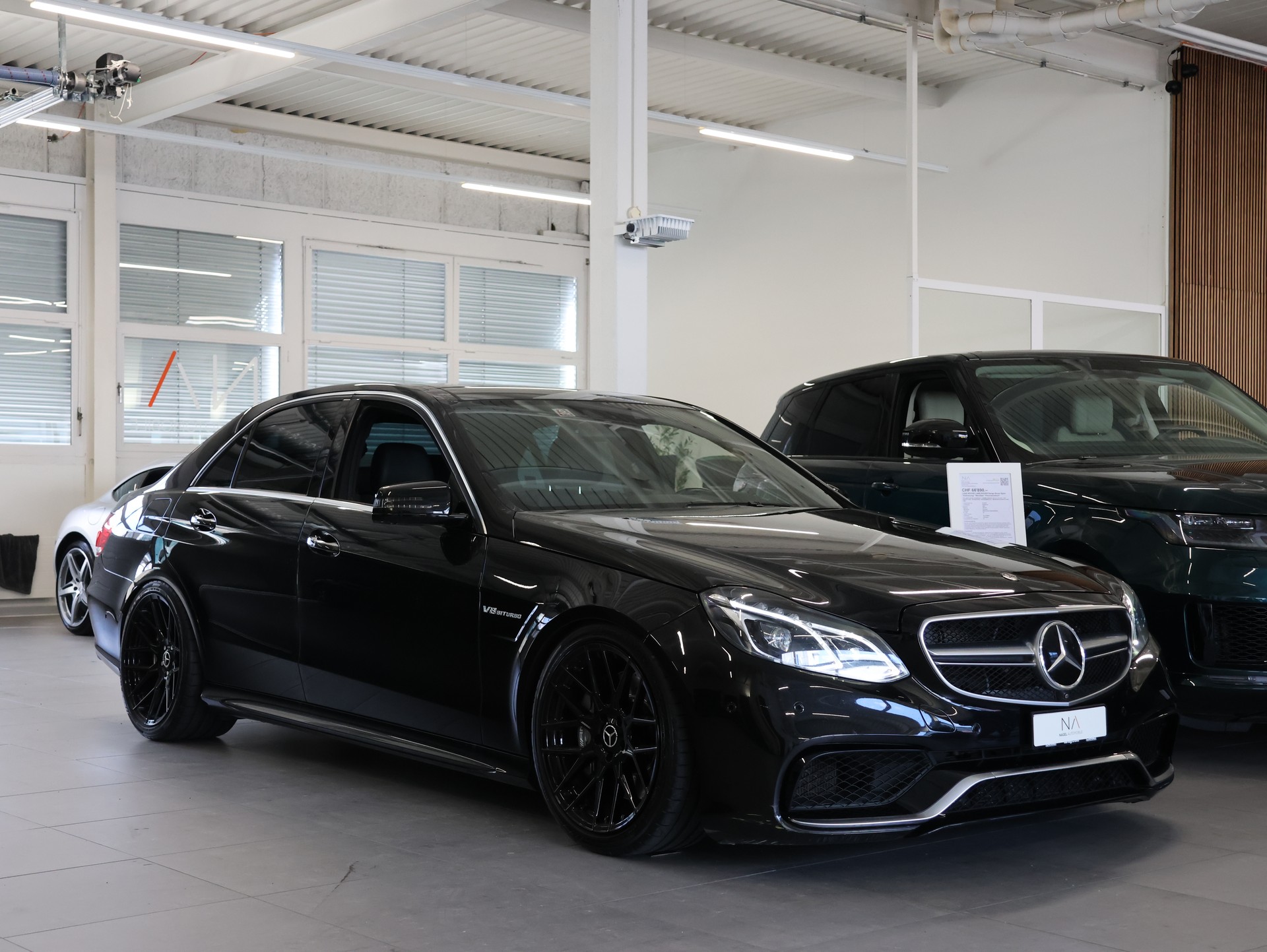 MERCEDES-BENZ E 63 AMG 4Matic Speedshift *OBSIDIANSCHWARZ-LACKIERUNG*-showroom-element-1