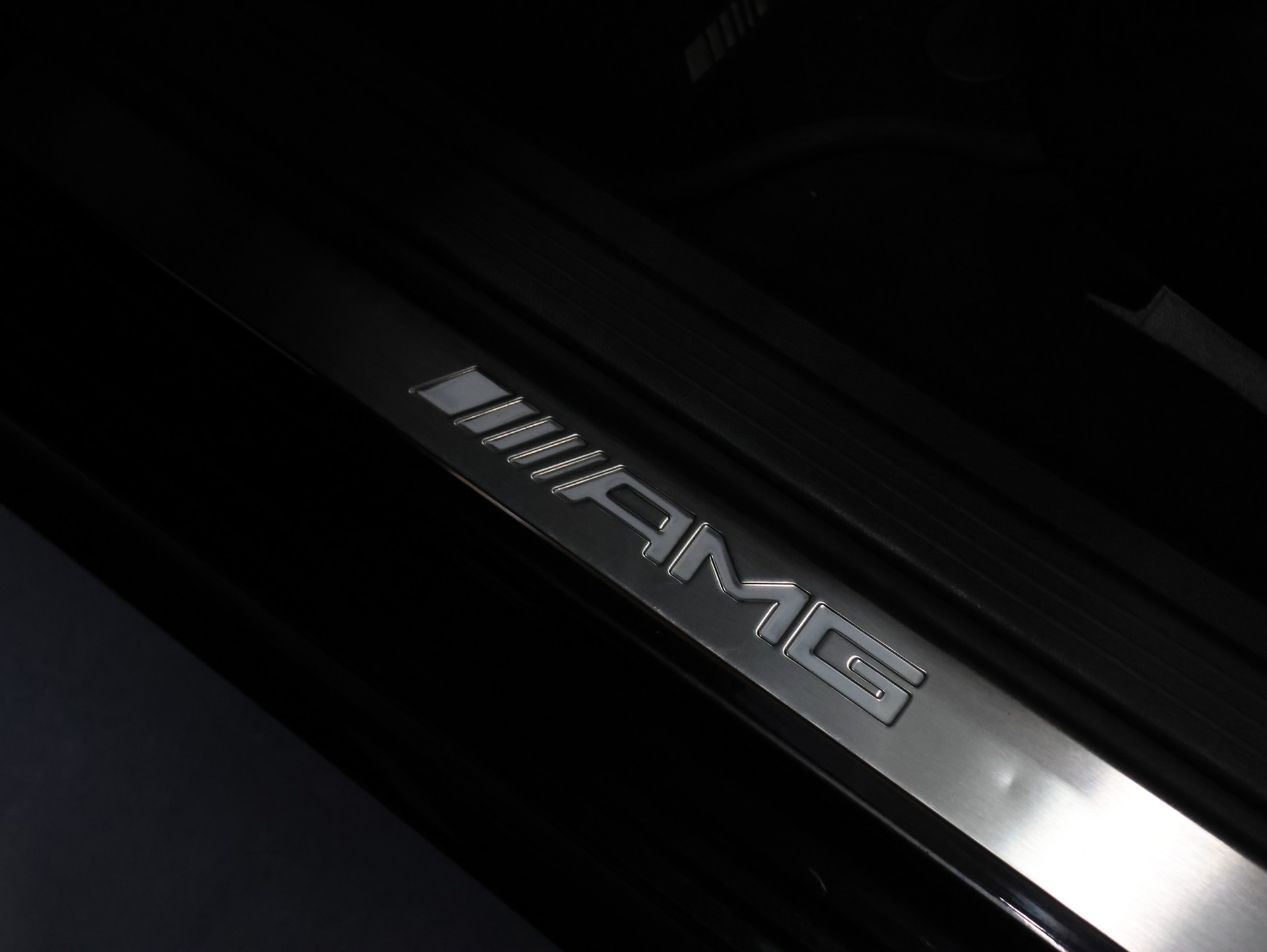 MERCEDES-BENZ E 63 AMG 4Matic Speedshift *OBSIDIANSCHWARZ-LACKIERUNG*-image-13