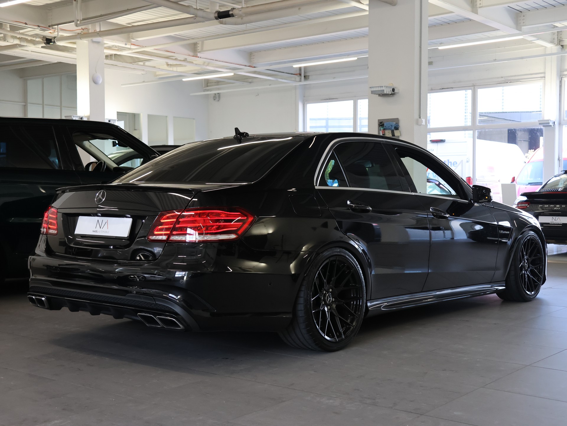 MERCEDES-BENZ E 63 AMG 4Matic Speedshift *OBSIDIANSCHWARZ-LACKIERUNG*-image-7