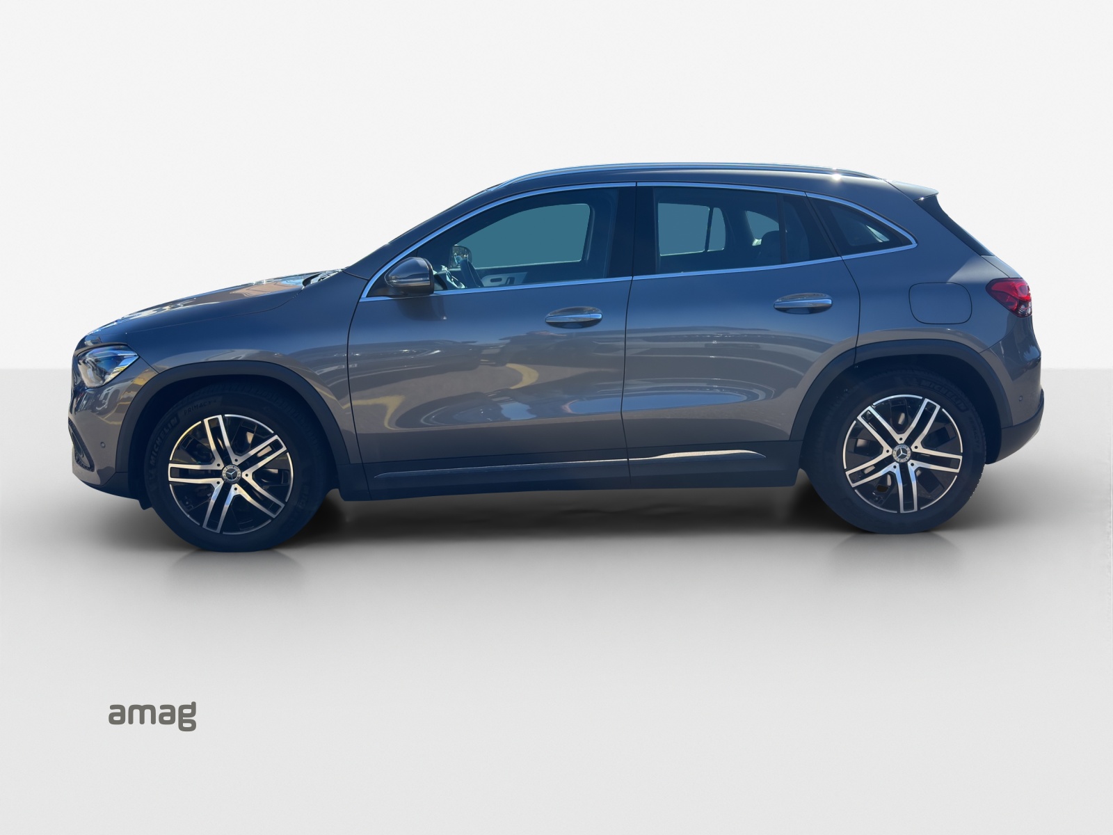 MERCEDES-BENZ GLA 250 4Matic Progressive 8G-DCT-showroom-element-1