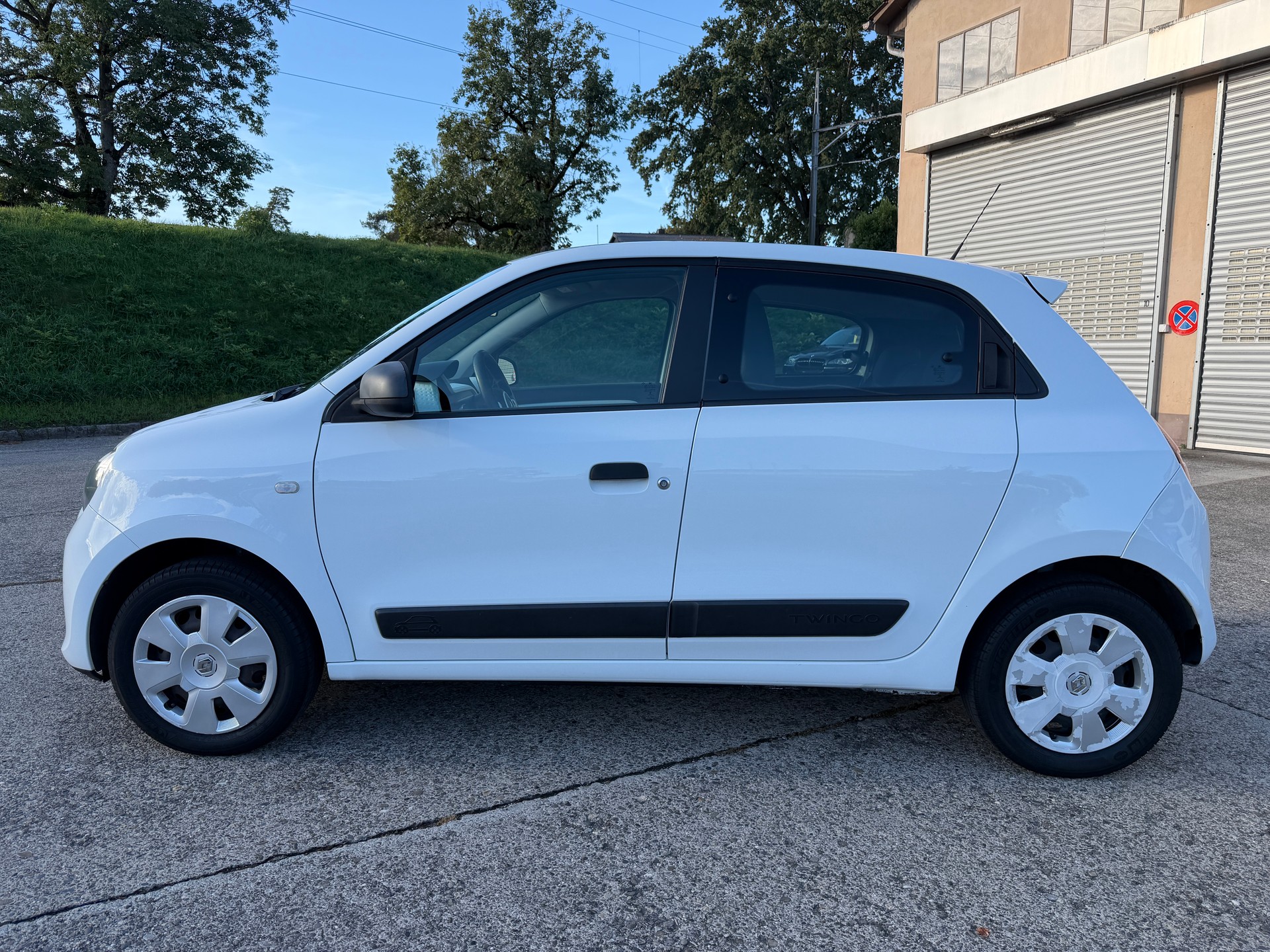 RENAULT Twingo 1.0 Life-showroom-element-1