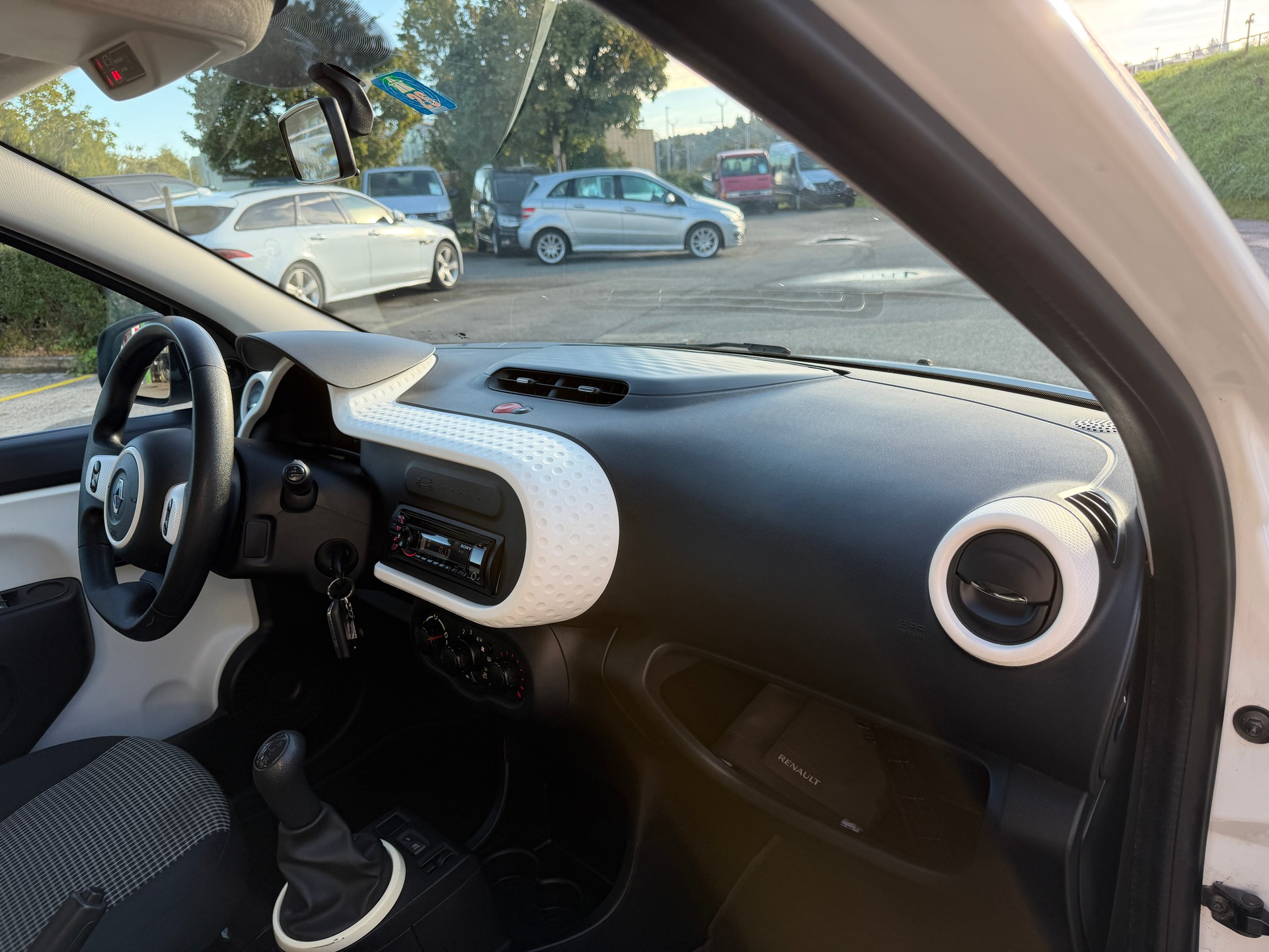 RENAULT Twingo 1.0 Life-image-15