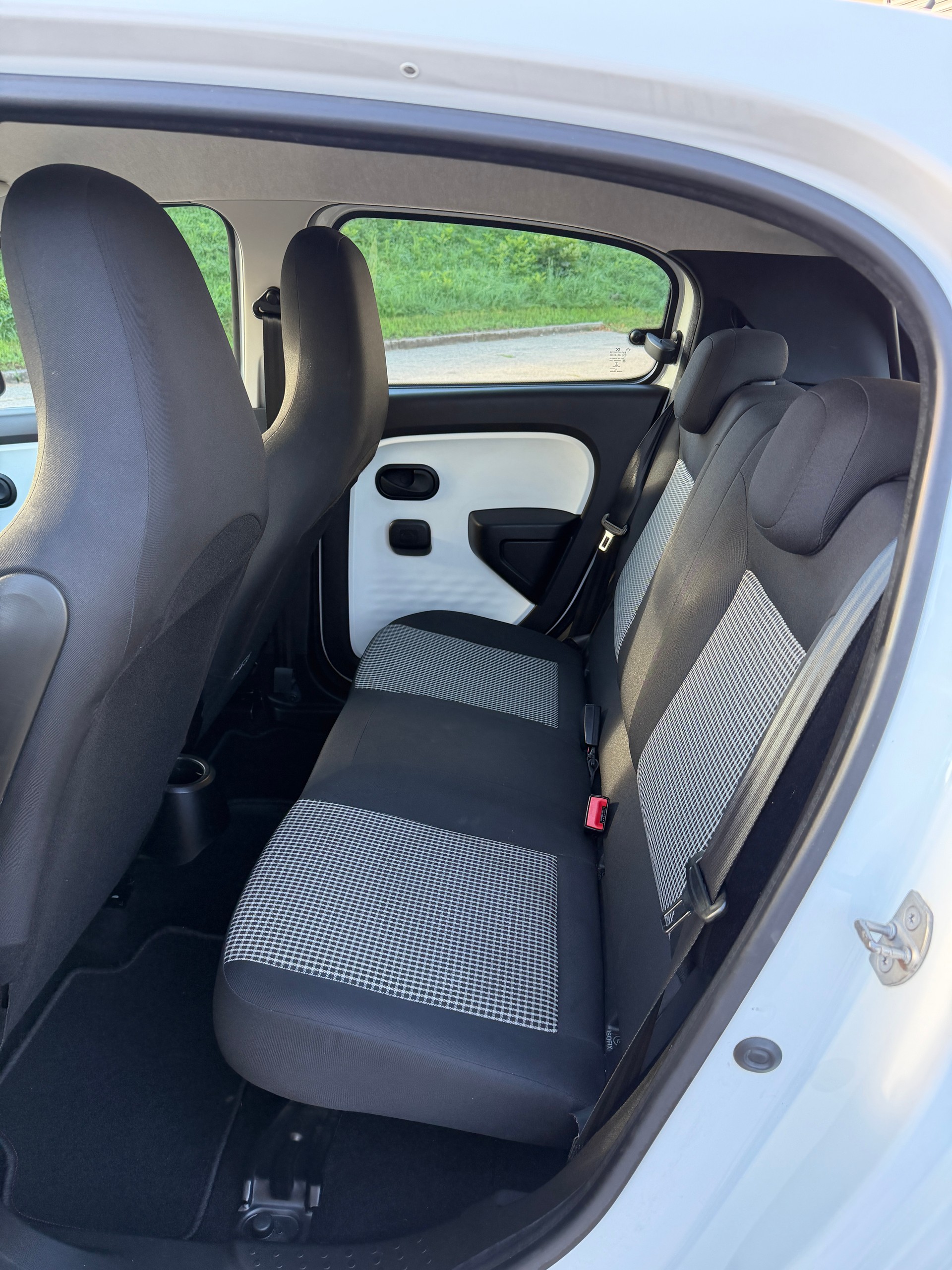 RENAULT Twingo 1.0 Life-image-12