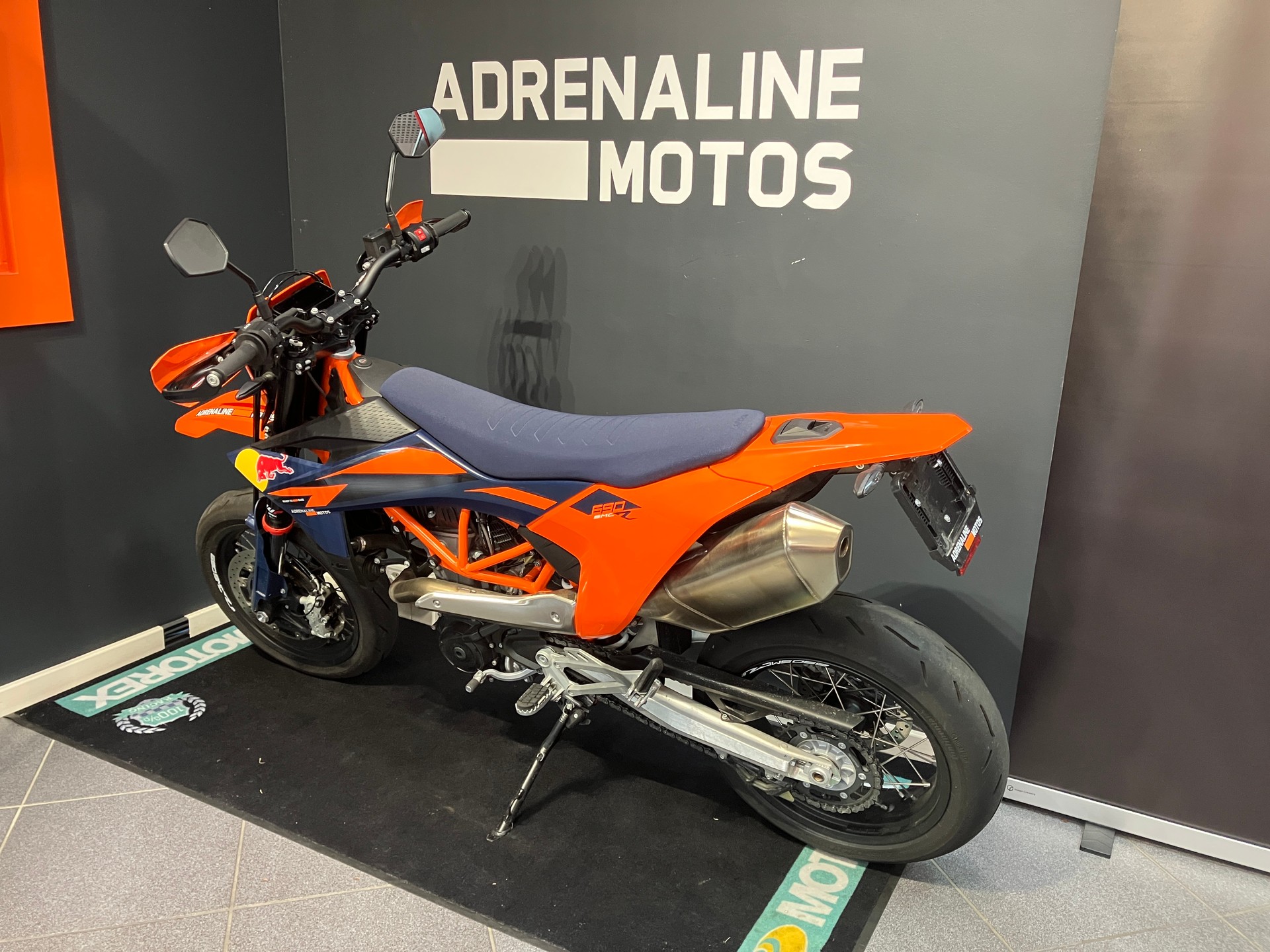 KTM 690 SMR 2026-image-4