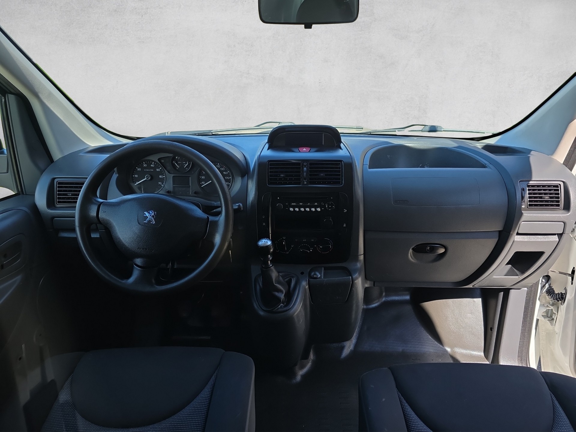 PEUGEOT Expert 2.0 HDi 227 L1H1-image-7