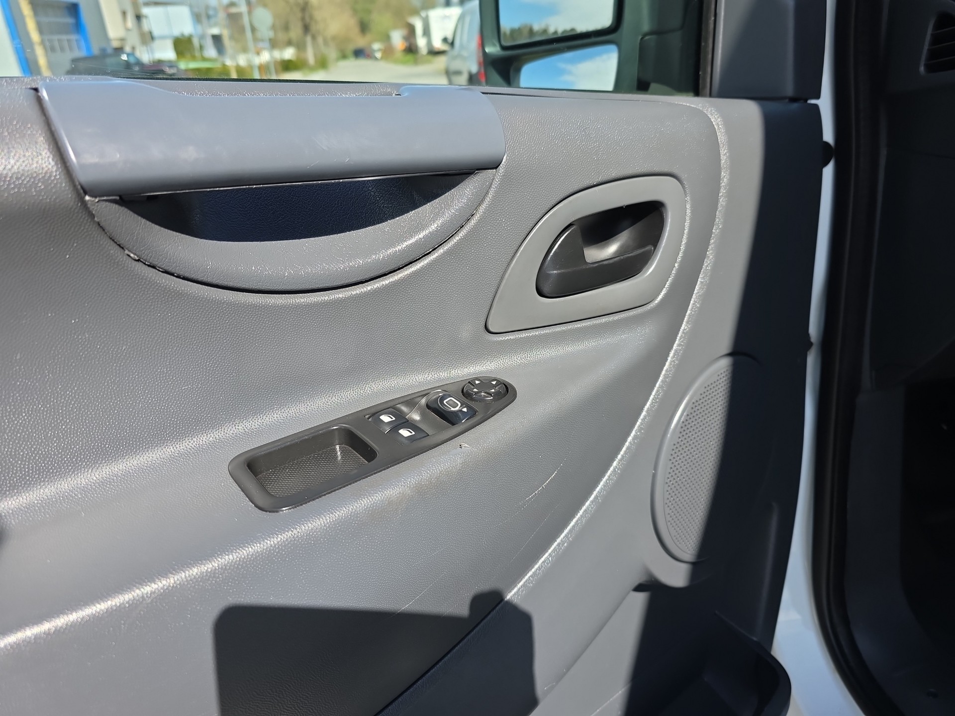 PEUGEOT Expert 2.0 HDi 227 L1H1-image-10