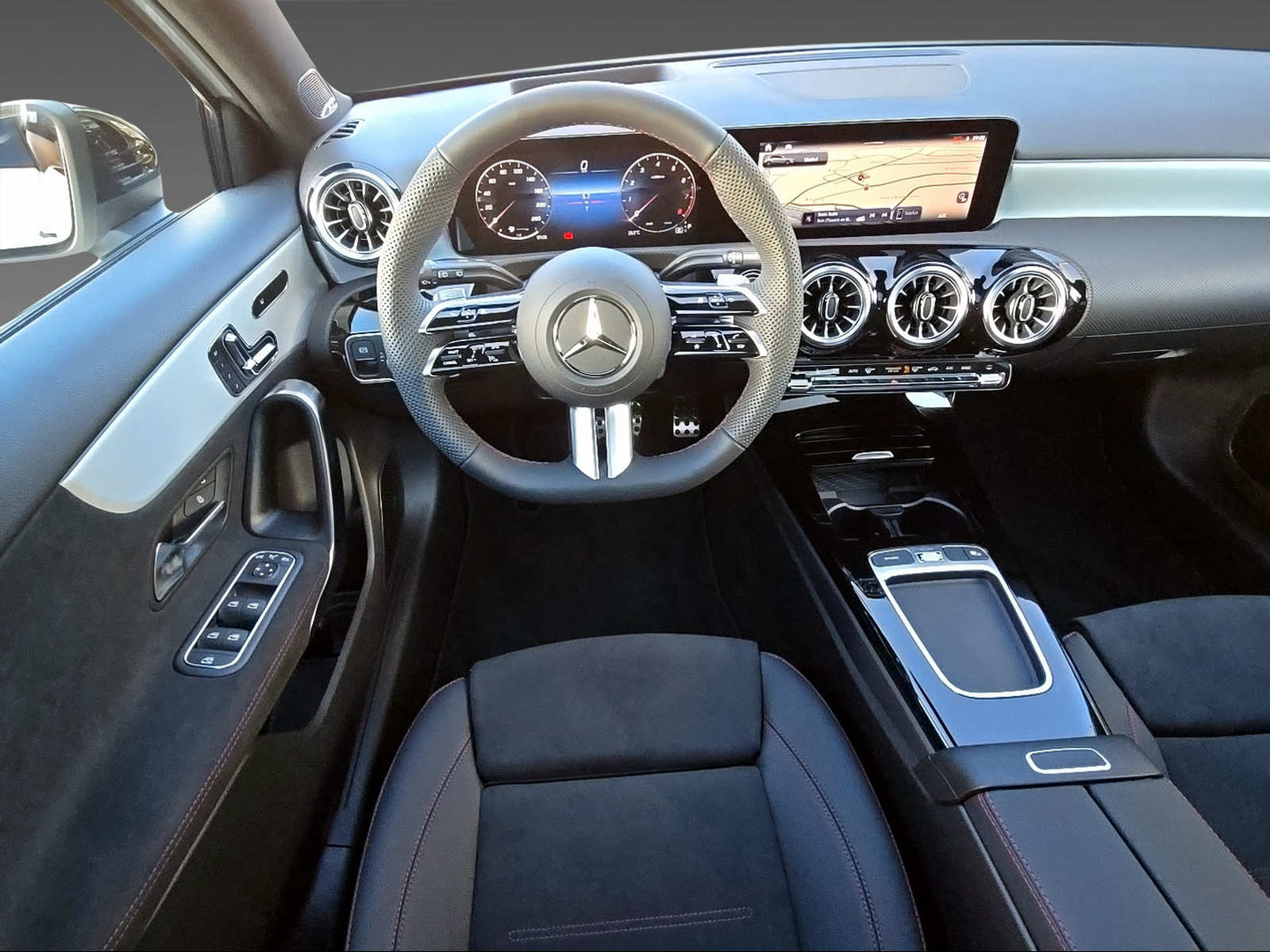 MERCEDES-BENZ A 250 4Matic-image-8