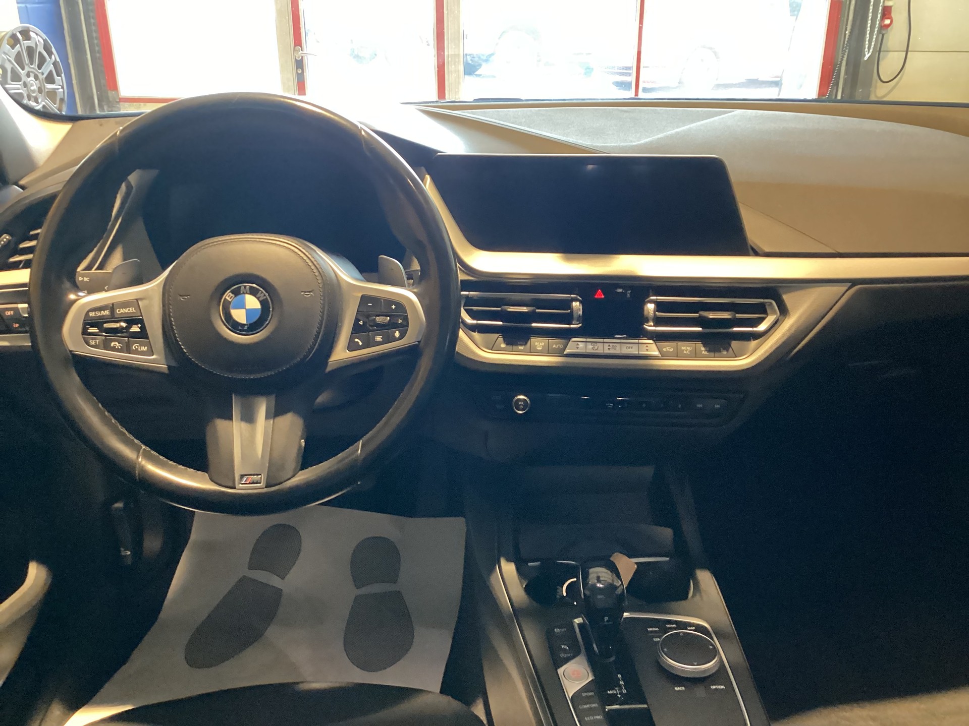 BMW 120i Sport Line Steptronic-image-6
