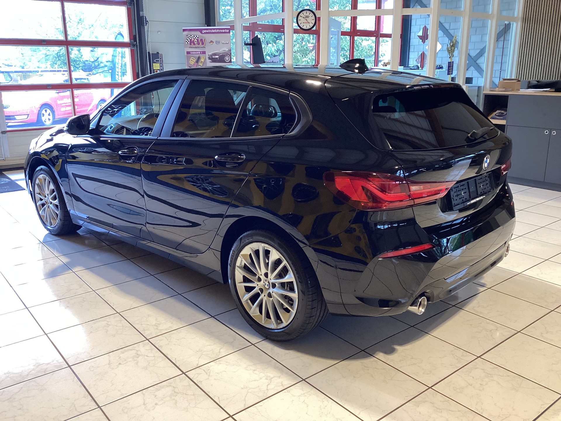 BMW 120i Sport Line Steptronic-image-5