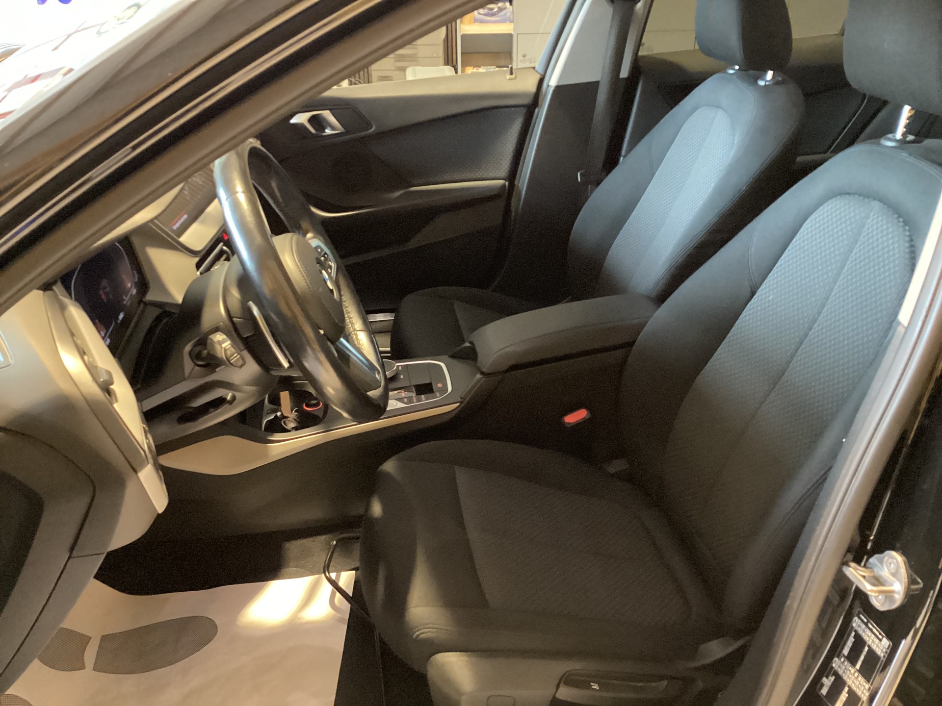 BMW 120i Sport Line Steptronic-image-7