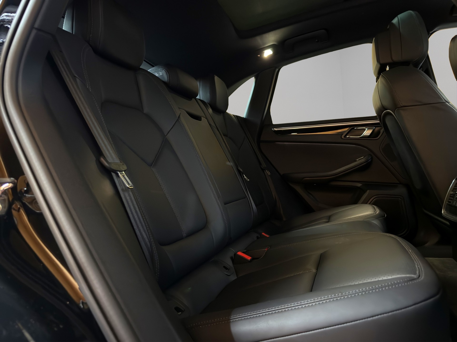 PORSCHE Macan S PDK-image-22