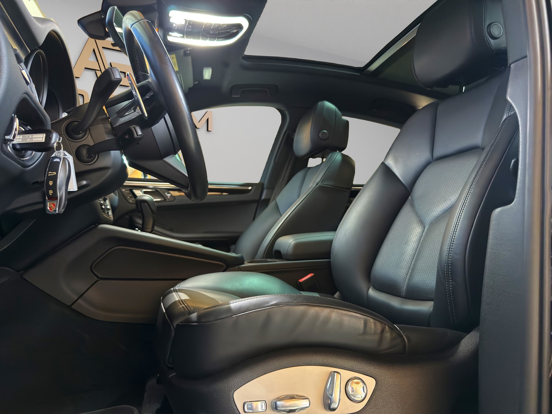 PORSCHE Macan S PDK-image-11