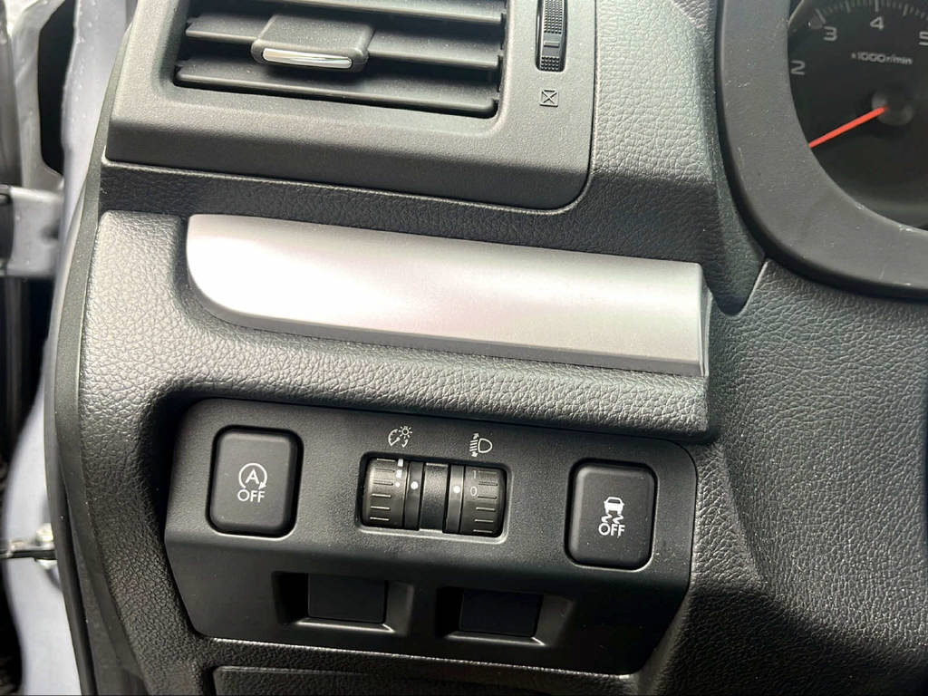SUBARU XV 2.0i Swiss Two-image-17