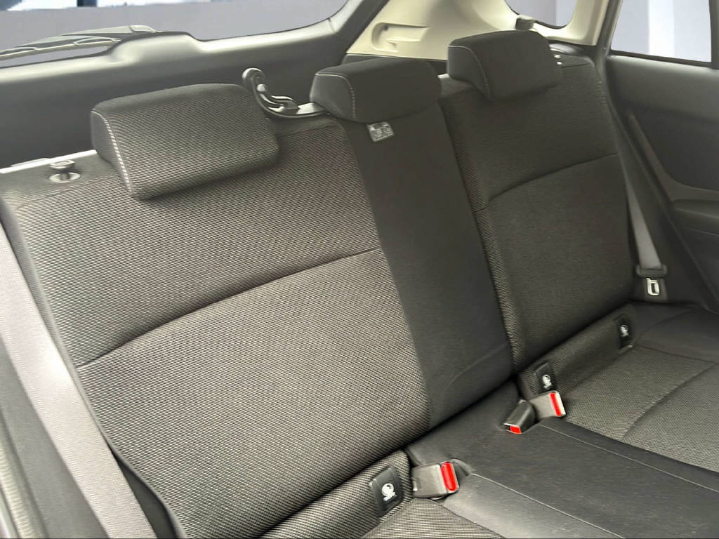 SUBARU XV 2.0i Swiss Two-image-11