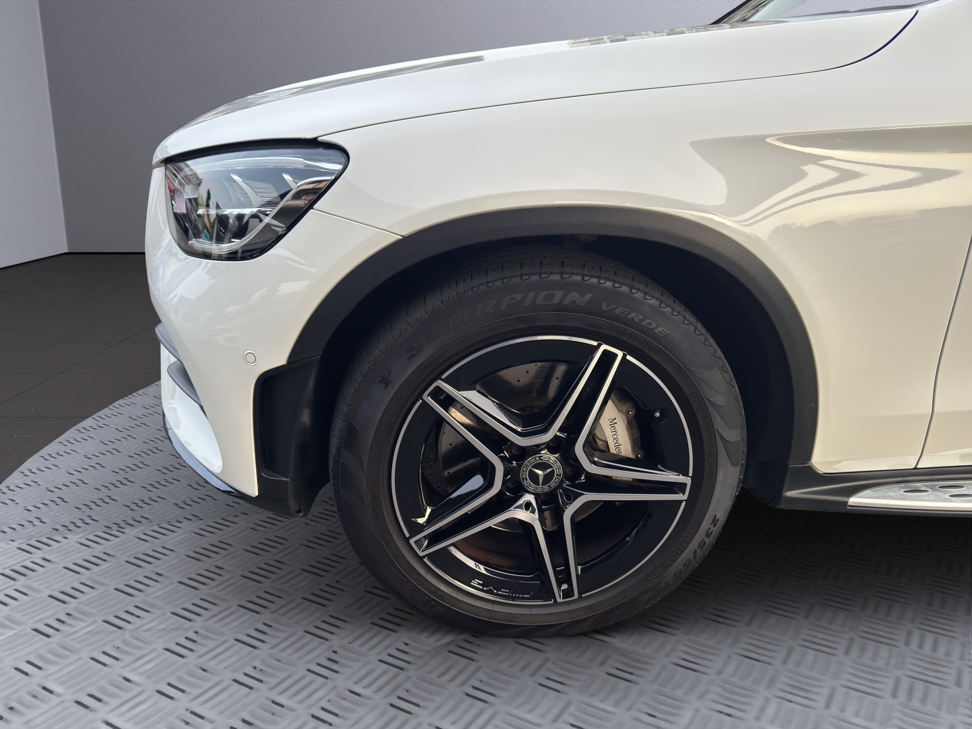 MERCEDES-BENZ GLC Coupé 200 AMG Line 4Matic 9G-Tronic-image-8