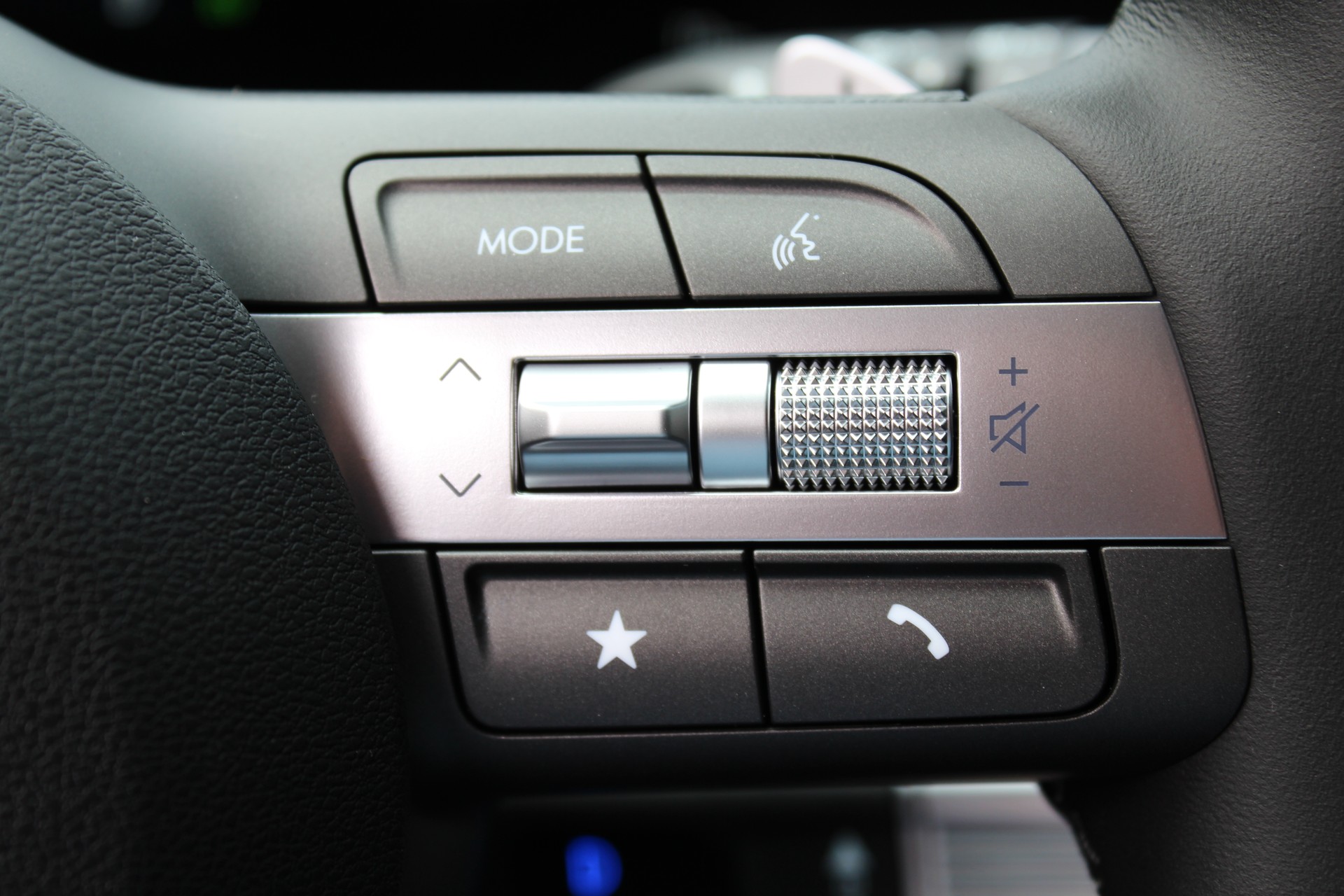 HYUNDAI Kona 1.6 GDi HEV Amplia DCT-image-20