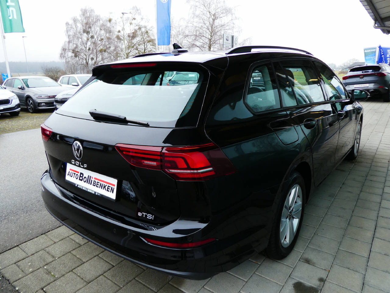 VW Golf VIII Variant 1.5 eTSI Life DSG-image-4