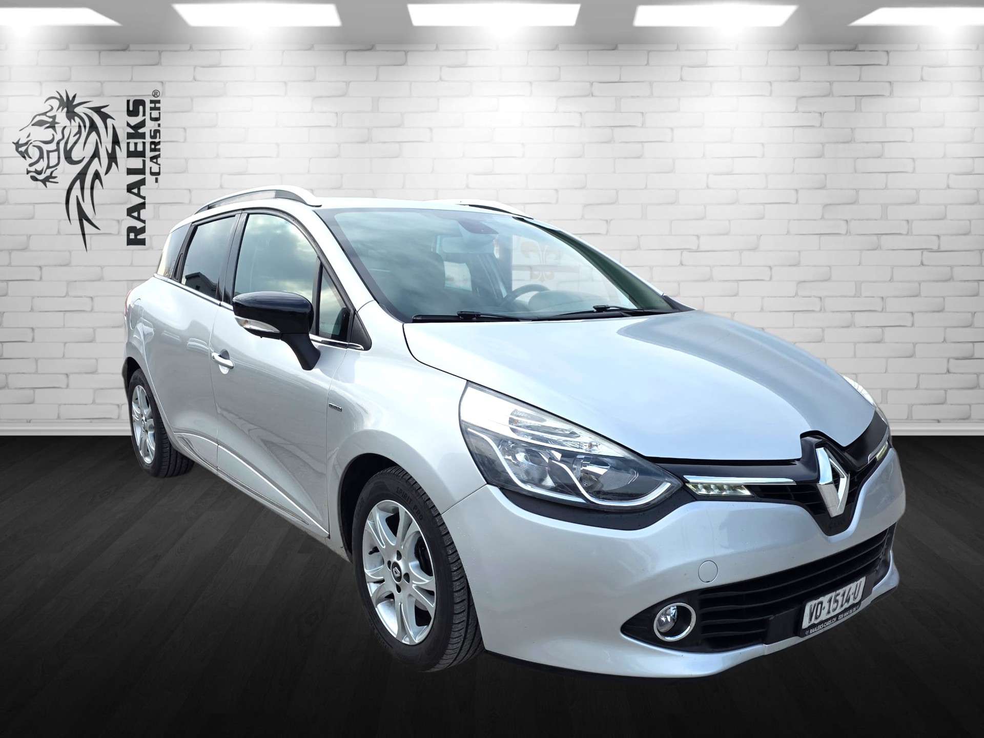 RENAULT Clio Grandtour 1.2 16V T Iconic EDC-showroom-element-1
