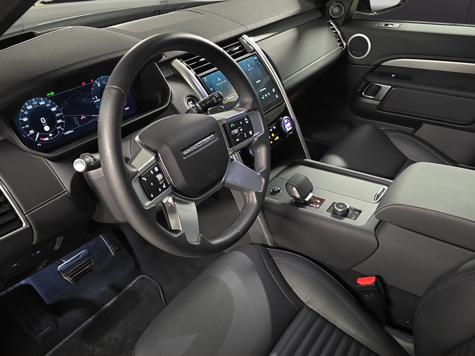 LAND ROVER Discovery 3.0D I6 350 Dynamic SE AWD Automatic-image-9