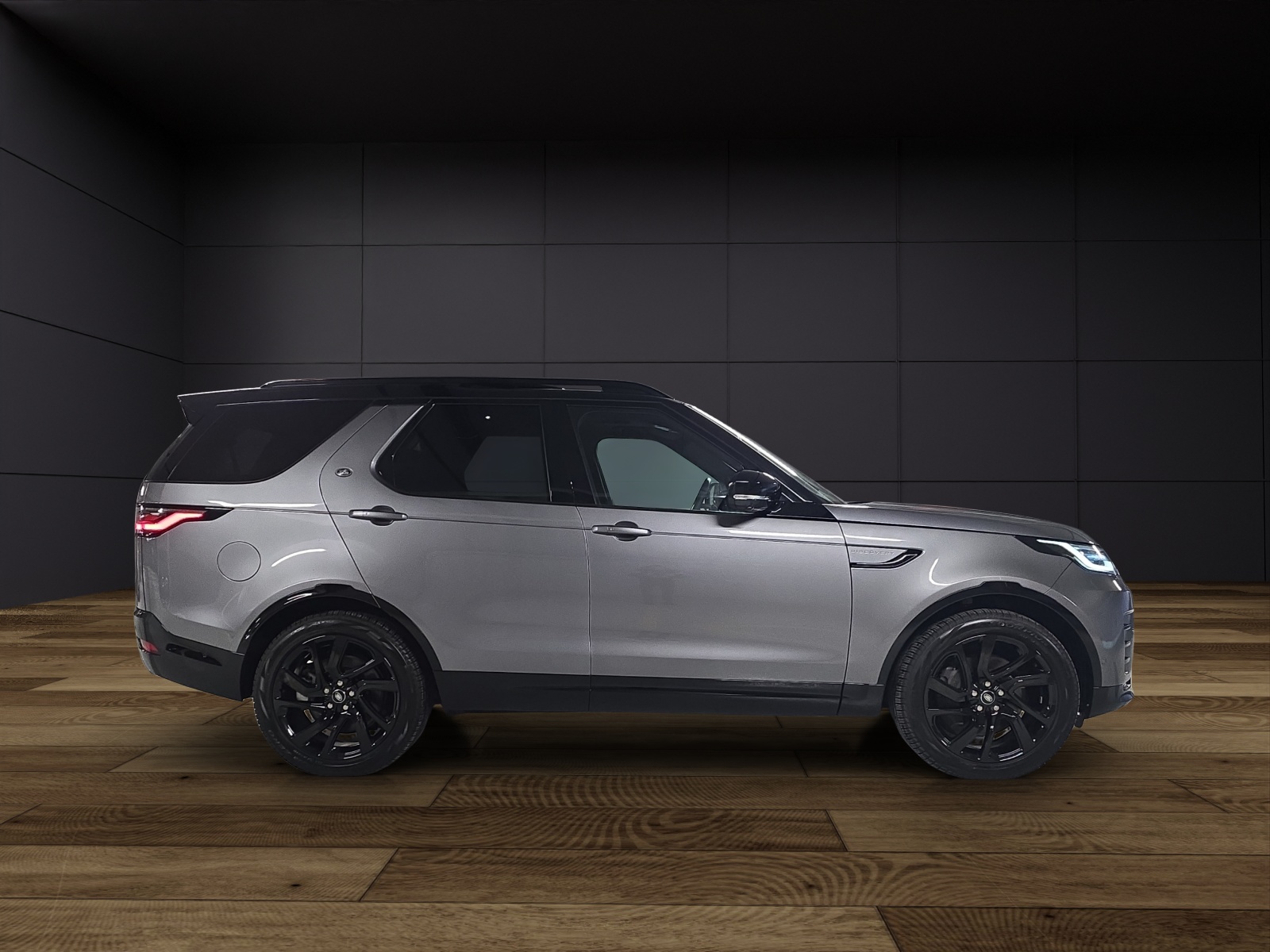 LAND ROVER Discovery 3.0D I6 350 Dynamic SE AWD Automatic-image-4