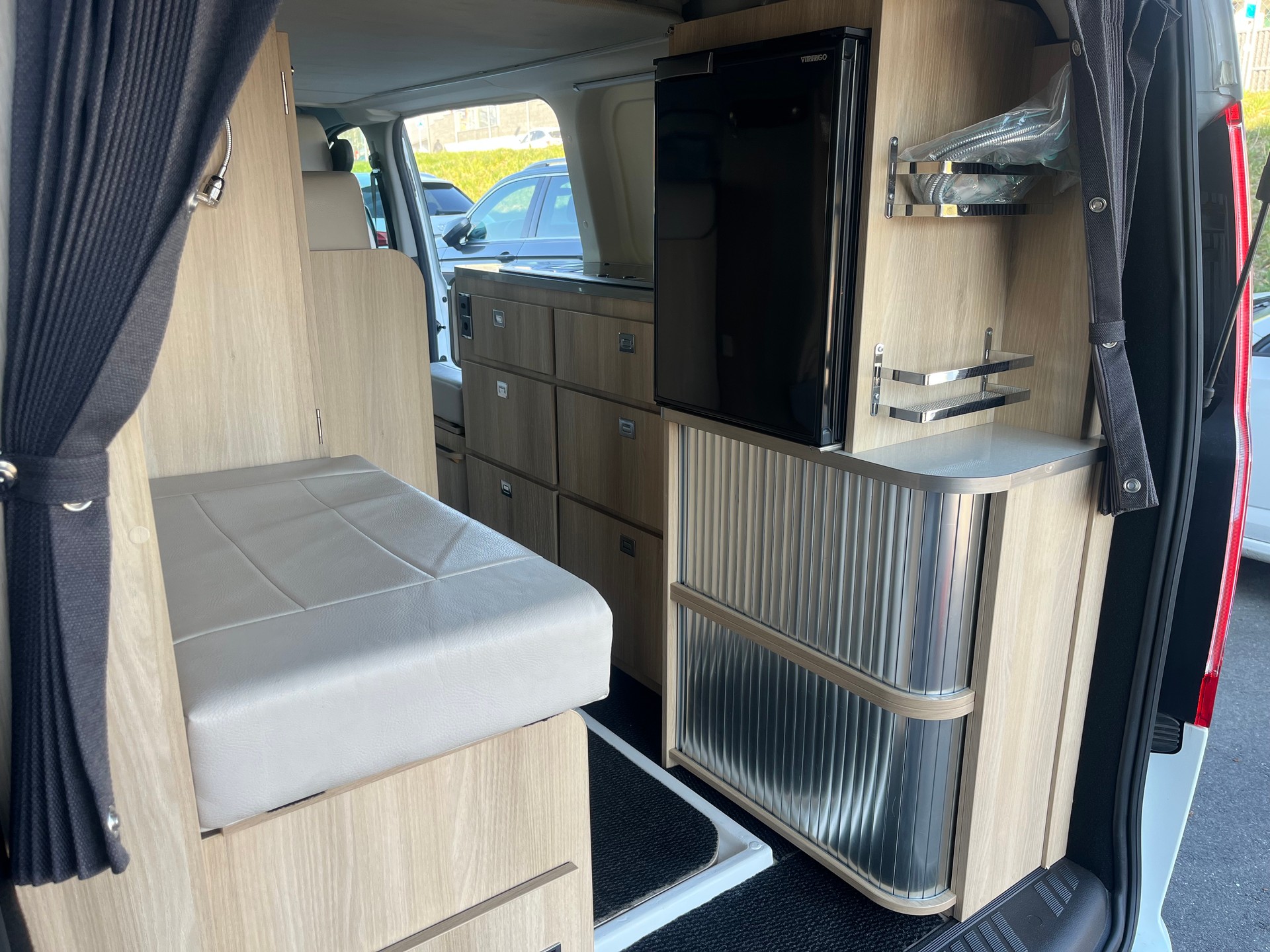 FORD Transit Custom 320 L1H1 Camper Dreamer Cap Land-image-12