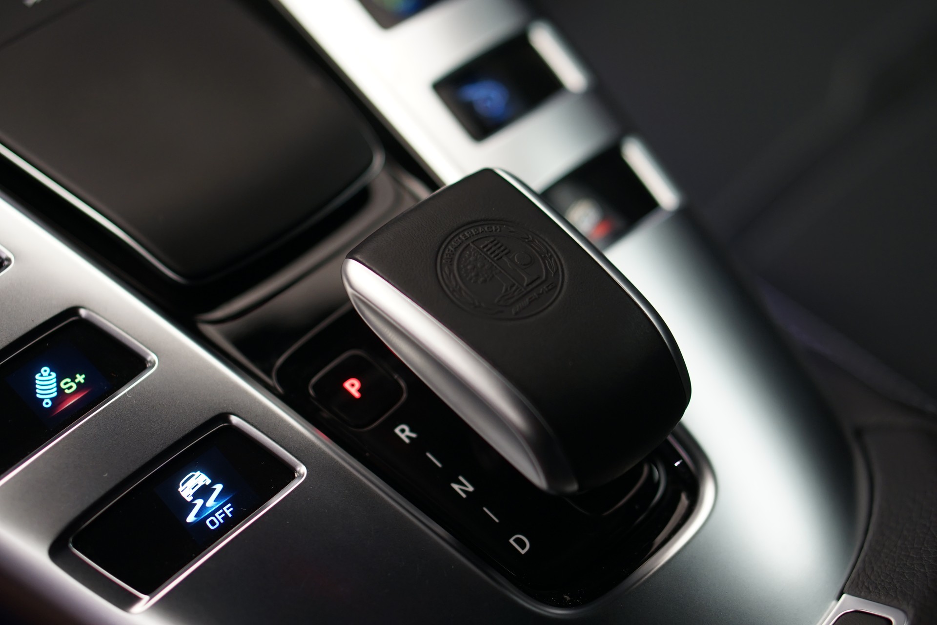 MERCEDES-BENZ AMG GT 4 63 S 4Matic+ Speedshift MCT *AHK* *Burmester* *Keramik Bremsanlage*-image-31