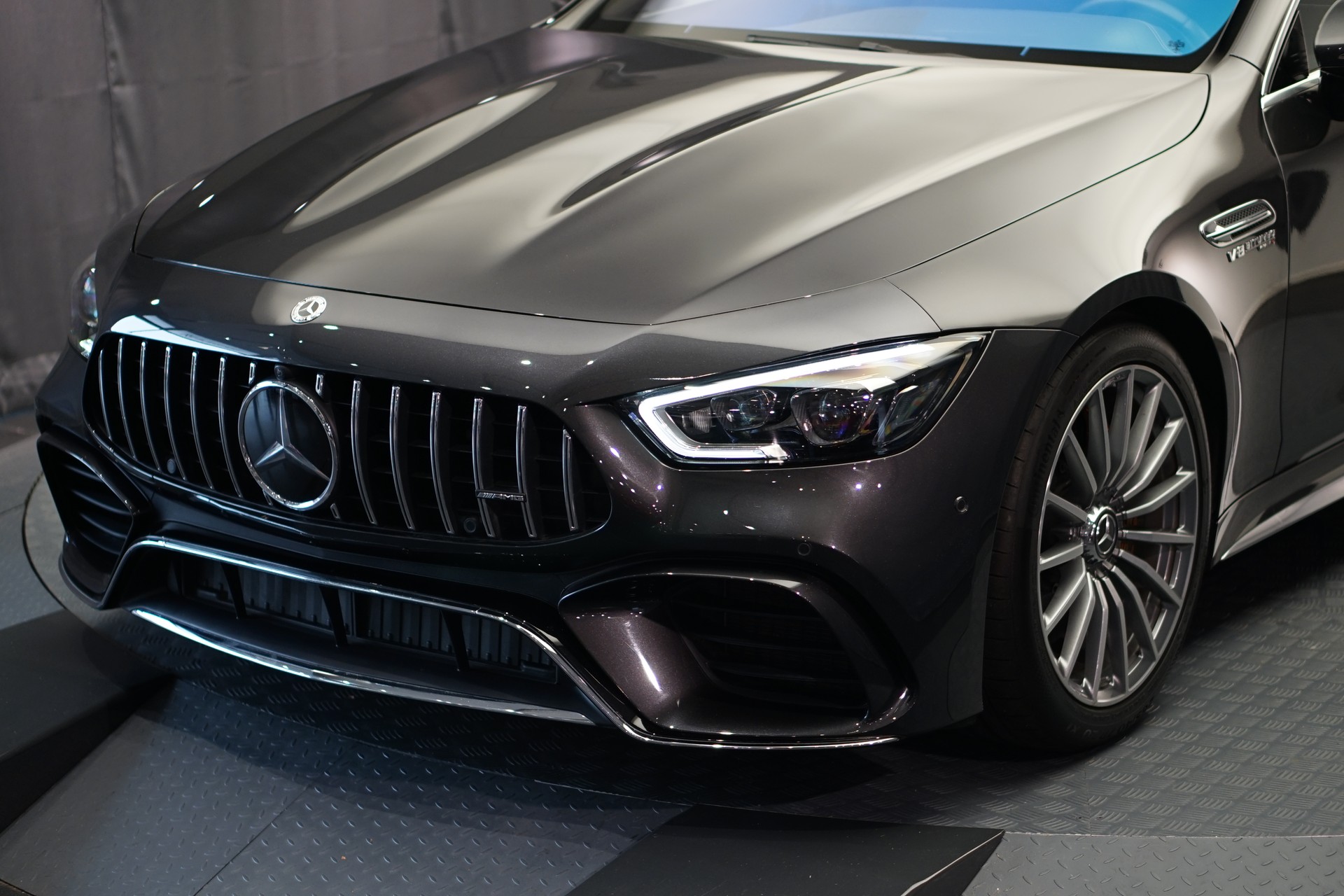 MERCEDES-BENZ AMG GT 4 63 S 4Matic+ Speedshift MCT *AHK* *Burmester* *Keramik Bremsanlage*-image-42