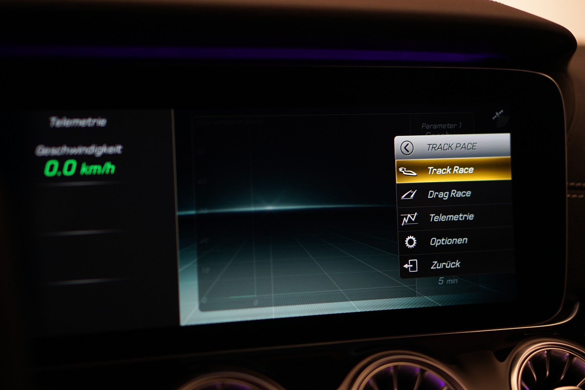 MERCEDES-BENZ AMG GT 4 63 S 4Matic+ Speedshift MCT *AHK* *Burmester* *Keramik Bremsanlage*-image-26