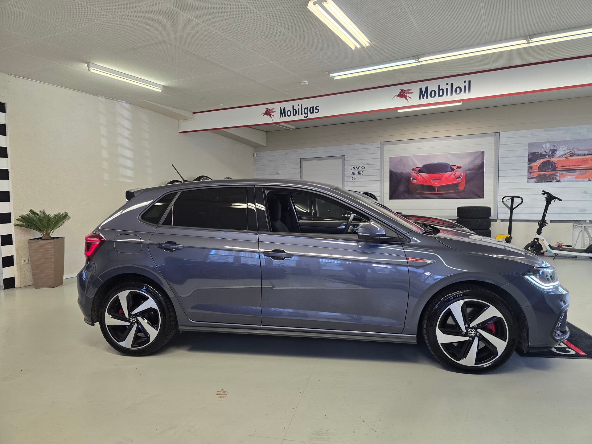 VW Polo 2.0 TSI GTI DSG-image-2