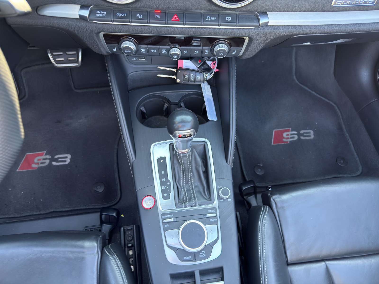 AUDI S3 Cabriolet 2.0 TFSI quattro S-tronic-image-8